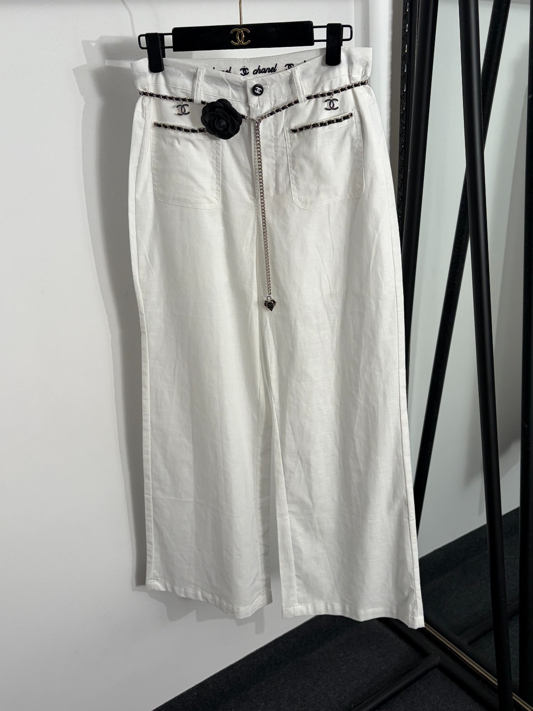 NO:885524,Model No. 20264513 Chane*New Camellia Chain Belt High Waist Linen Wide Leg Pants, White, SML, [L Size Waist 72, Length 103], Chanel-Clothing, chanel, chanel,19860909款号20264513 Chane*新款 山茶花链条腰带 高腰亚麻阔腿长裤,白色,SML,【L码腰围72,长103】,香奈儿-服装,chanel,chanel,,Women's clothing