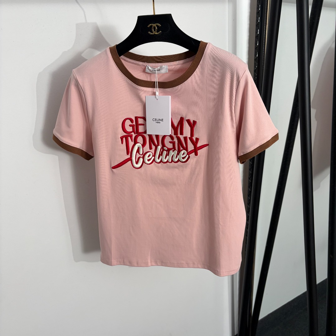 NO:885474,Model No. 20264552 Celin's latest letter embroidered short-sleeved T-shirt, pink, blue, SML, [M size shoulder width 38, bust 96, sleeve length 17, length 56; weight 0.180kg], Celin - clothing, celine, celine, T-shirt, tees, t-shirt,19860909款号20264552 Celin*新款 字母刺绣短袖T恤,粉色,蓝色,SML,【M码肩宽38,胸围96,袖长17,长56；重量0.180kg】,赛琳-服装,celine,celine,T-shirt,tees，t-shirt,,Women's clothing