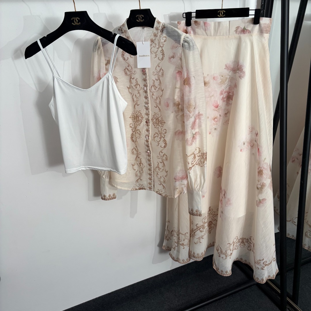 NO:885479,Model No. 20264569 Zimmermann's latest suit, elegant floral print long-sleeved top + high-waisted skirt, with suspender lining, apricot, S-XL, [M size bust 76, length 46; bust 96, sleeve length 69, length 67; waist 74, length 108; weight 0.655kg], Zimmermann-clothing, skirts,19860909款号20264569 Zimmermann*新款套装,气质花卉印花长袖上衣+高腰半裙,配吊带里衬,杏色,S-XL,【M码胸围76,长46；胸围96,袖长69,长67；腰围74,长108；重量0.655kg】,兹默曼-服装,skirts,,Women's clothing