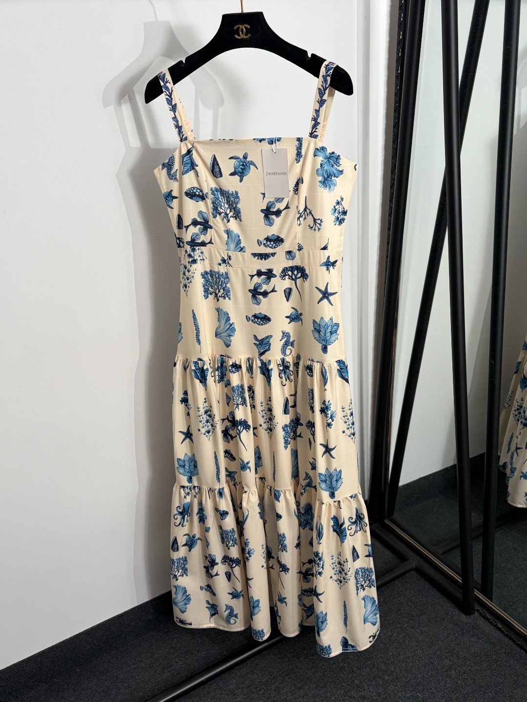 NO:885459,Model No. 20264576 Zimmermann's latest turtle fish marine life print suspender dress long skirt, off-white, S-XXL, [M size bust 84, waist 74, length 131; weight 0.505kg], Zimmermann-clothing, skirts,19860909款号20264576 Zimmermann*新款 乌龟鱼类海洋生物印花吊带连衣裙 长裙,米白色,S-XXL,【M码胸围84,腰围74,长131；重量0.505kg】,兹默曼-服装,skirts,,Women's clothing