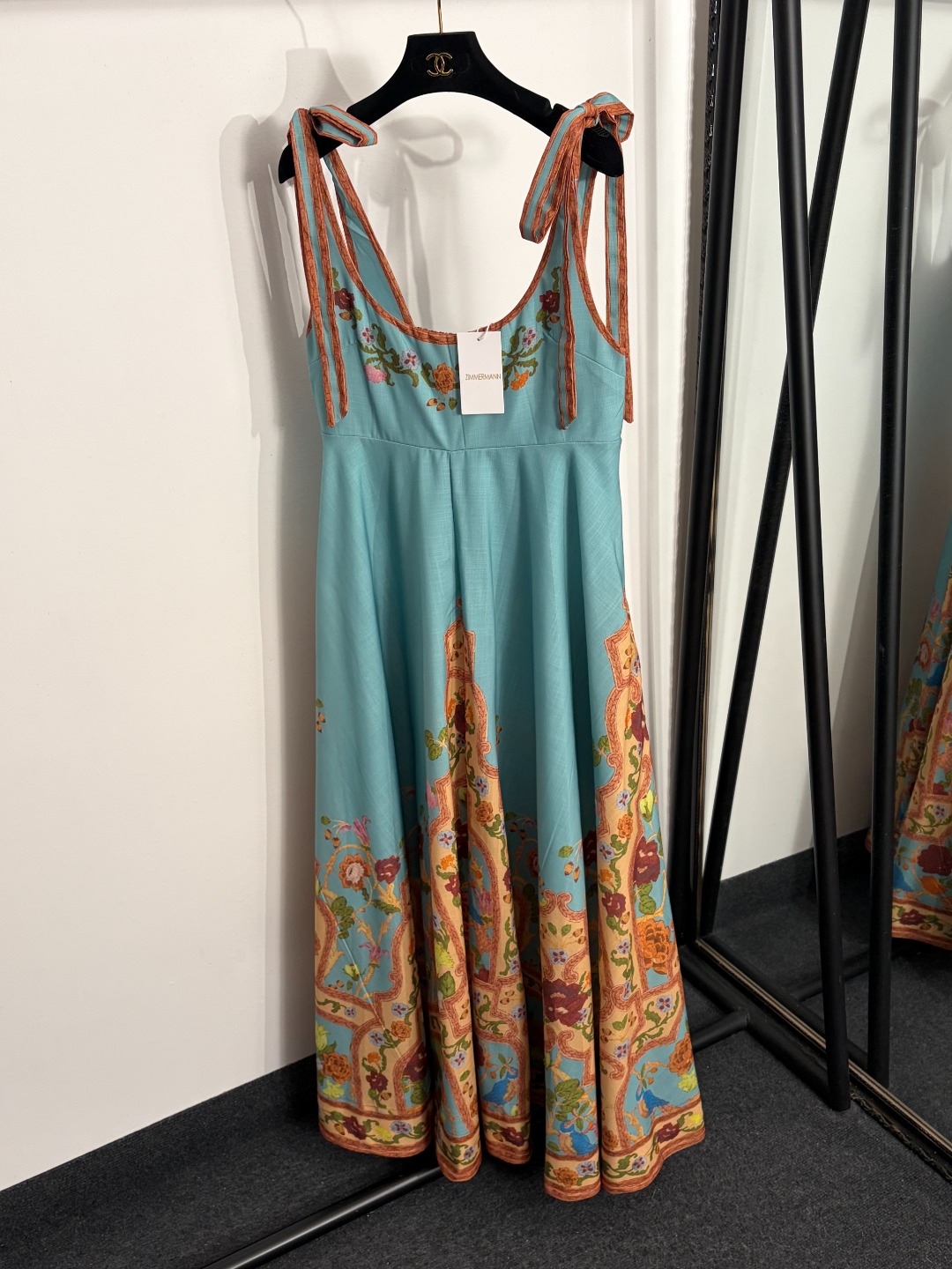 NO:923833,Model number 20264614 Zimmermann's latest retro floral print bow suspender dress long skirt, lake blue, S-XL, [M size bust 84 elastic, waist 82 elastic, length 132; weight 0.835kg], Zimmermann-clothing, skirts,19860909款号20264614 Zimmermann*新款 复古花卉印花蝴蝶结吊带连衣裙 长裙,湖蓝色,S-XL,【M码胸围84弹力,腰围82弹力,长132；重量0.835kg】,兹默曼-服装,skirts,,Women's clothing