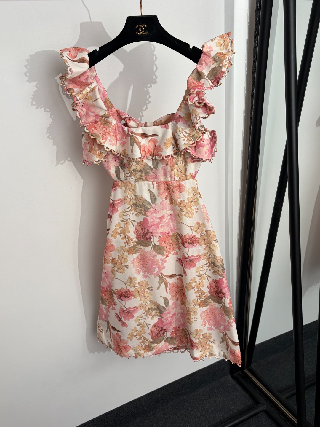 NO:888208,Model No. 20264614 Zimmermann's latest style, elegant floral print, bow backless ruffle collar suspender dress, short skirt, pink, yellow, S-XL, [S size bust 82, waist 72, length 84; weight 0.420kg], Zimmermann-clothing, skirts,19860909款号20264614 Zimmermann*新款 气质花卉印花 蝴蝶结露背荷叶领吊带连衣裙 短裙,粉色,黄色,S-XL,【S码胸围82,腰围72,长84；重量0.420kg】,兹默曼-服装,skirts,,Women's clothing