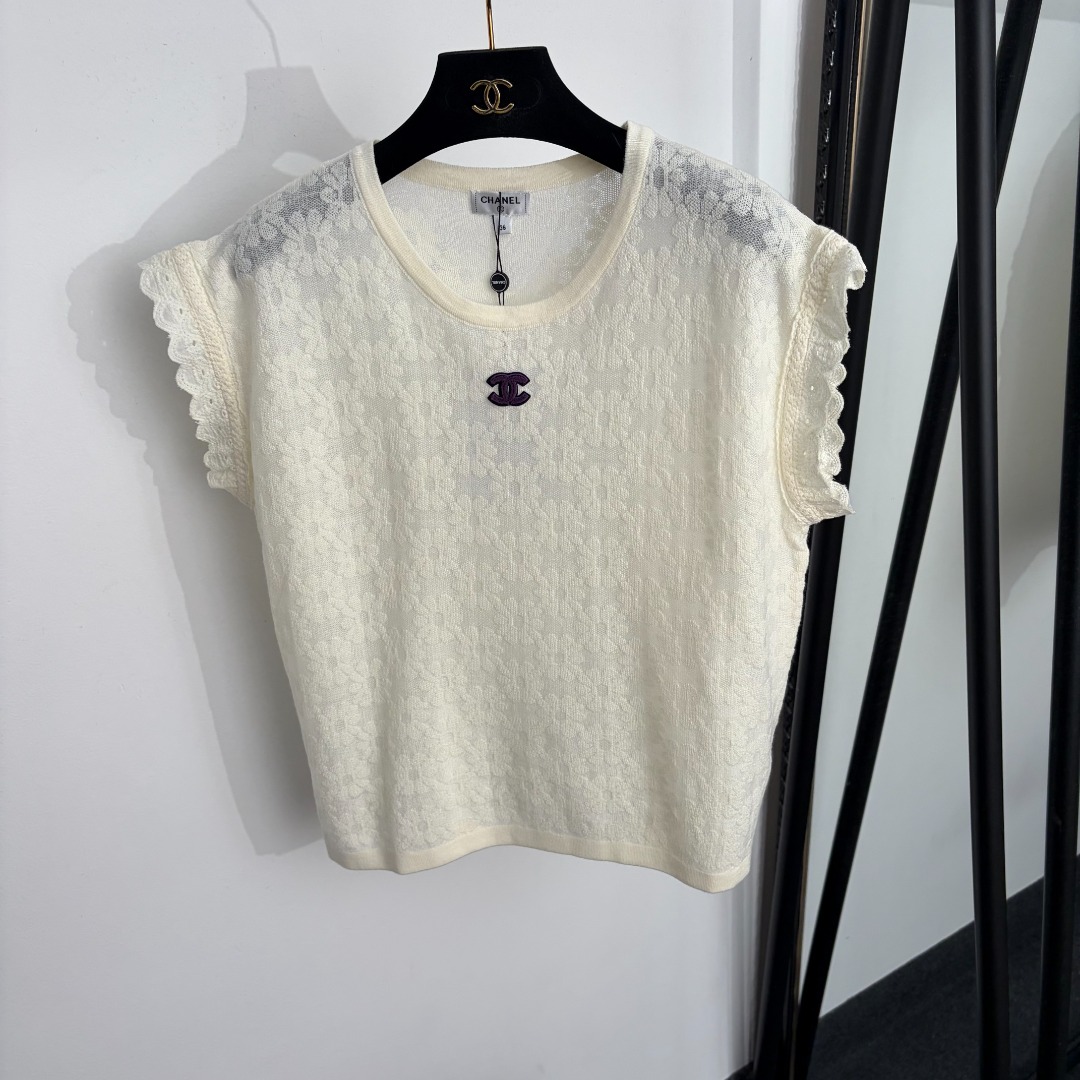 NO:888150,Model number 20264654 Chane* new logo embroidered patch exquisite jacquard waistcoat knitted vest, off-white, black, 36 38 40, [36 size bust 102, length 56; weight 0.160kg], Chanel-clothing, chanel, chanel,19860909款号20264654 Chane*新款 logo刺绣贴布 精美提花坎肩针织背心,米白色,黑色,36 38 40,【36码胸围102,长56；重量0.160kg】,香奈儿-服装,chanel,chanel,,Women's clothing
