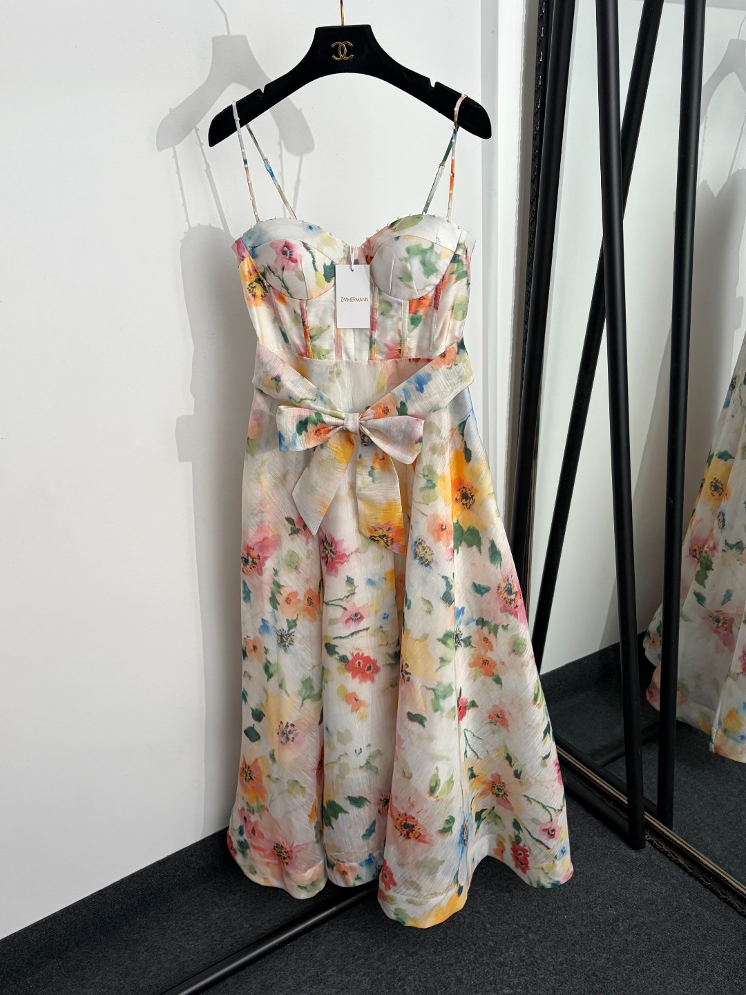 NO:889585,Model No. 20264684 Zimmermann's latest color blooming floral print tie waist beading tube top suspender dress long skirt, white, black, S-XL, [M size bust 82 elastic, waist 72 elastic, length 118; weight 0.525kg], Zimmermann-clothing, skirts,19860909款号20264684 Zimmermann*新款 彩色晕染花卉印花 系带收腰钉珠抹胸吊带连衣裙 长裙,白色,黑色,S-XL,【M码胸围82弹力,腰围72弹力,长118；重量0.525kg】,兹默曼-服装,skirts,,Women's clothing