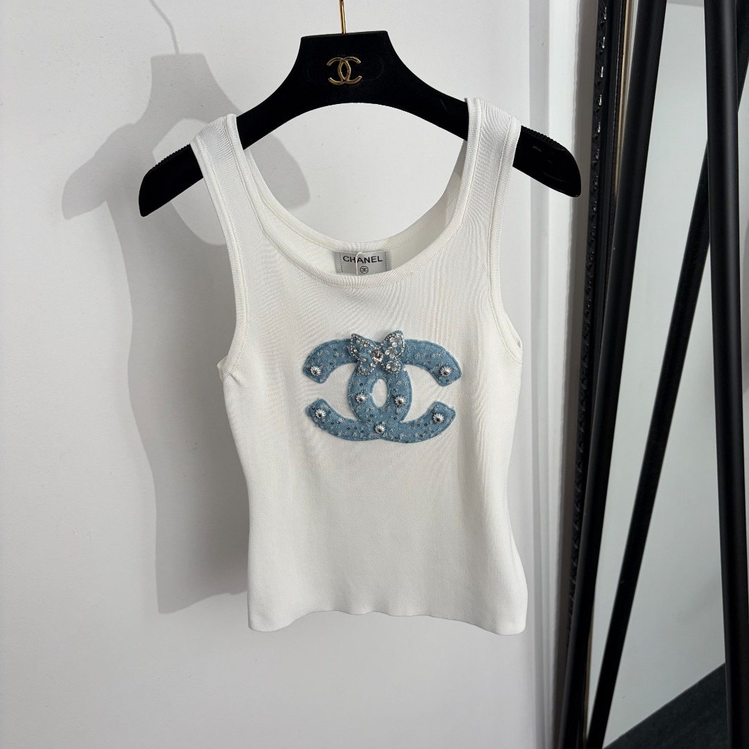 NO:889548,Model No. 20264769 Chane* new denim sequined logo bow camisole, white, black, [One size fits all bust 64, length 52; weight 0.140kg], Chanel-clothing, chanel, chanel,19860909款号20264769 Chane*新款 牛仔亮片logo蝴蝶结吊带背心,白色,黑色,【均码胸围64,长52；重量0.140kg】,香奈儿-服装,chanel,chanel,,Women's clothing