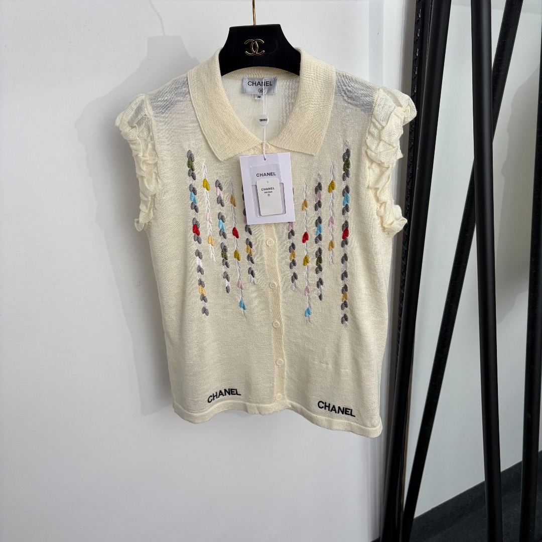 NO:889541,Model number 20264783 Chane* new logo embroidered letters small flying sleeve knitted vest, off-white, gray, navy blue, 36 38 40, [38 size bust 94, length 58; weight 0.180kg], Chanel-clothing, chanel, chanel,19860909款号20264783 Chane*新款 logo刺绣字母 小飞袖针织马甲,米白色,灰色,藏蓝色,36 38 40,【38码胸围94,长58；重量0.180kg】,香奈儿-服装,chanel,chanel,,Women's clothing