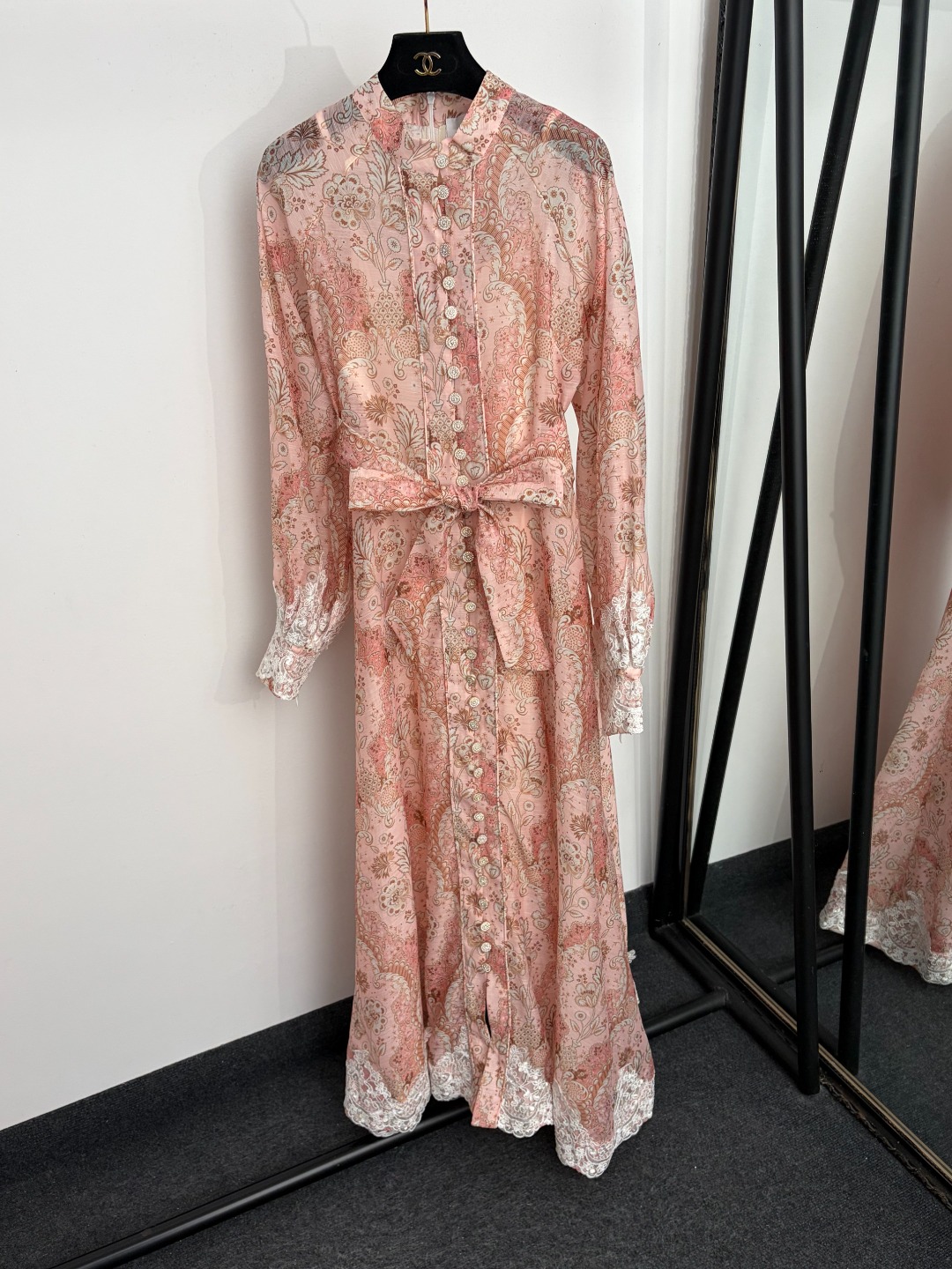 NO:923682,Model No. 20265322 Zimmermann's latest elegant retro printed lace lace-up waist long-sleeved dress, long skirt, with suspender lining, pink, S-XL, [XL size bust 90, length 97; bust 104, waist 88, sleeve length 77, length 142; weight 0.840kg], Zimmermann-clothing, skirts,19860909款号20265322 Zimmermann*新款 优雅复古印花蕾丝边系带收腰长袖连衣裙 长裙,配吊带里衬,粉色,S-XL,【XL码胸围90,长97；胸围104,腰围88,袖长77,长142；重量0.840kg】,兹默曼-服装,skirts,,Women's clothing