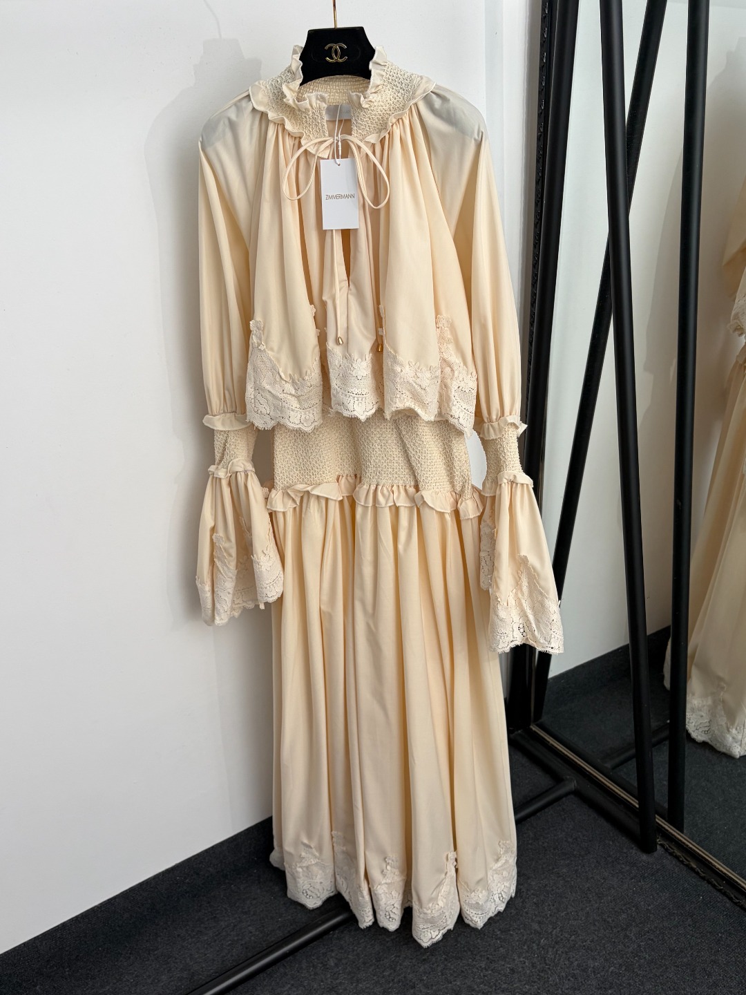 NO:923639,Model No. 20265327 Zimmermann's latest lace ruffled waisted flared long-sleeved dress, long skirt, white, apricot, black, S-XL, [M size bust 98, waist 68 stretch, sleeve length 84, length 140; weight 1.180kg], Zimmermann-clothing, skirts,19860909款号20265327 Zimmermann*新款 蕾丝荷叶边束腰喇叭长袖连衣裙 长裙,白色,杏色,黑色,S-XL,【M码胸围98,腰围68弹力,袖长84,长140；重量1.180kg】,兹默曼-服装,skirts,,Women's clothing