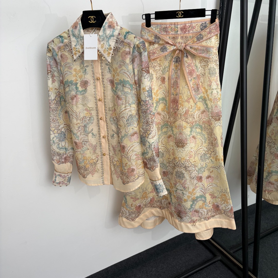 NO:923652,Model No. 20265331 Zimmermann's latest suit, retro style colorful floral print long-sleeved shirt + bow strap high-waisted skirt, apricot, S-XL, [S size shoulder width 38, bust 100, sleeve length 61, length 62; waist 72, length 98; weight 0.450kg], Zimmermann-clothing, skirts,19860909款号20265331 Zimmermann*新款套装,复古气质彩色花卉印花长袖衬衣+蝴蝶结绑带高腰半裙,杏色,S-XL,【S码肩宽38,胸围100,袖长61,长62；腰围72,长98；重量0.450kg】,兹默曼-服装,skirts,,Women's clothing