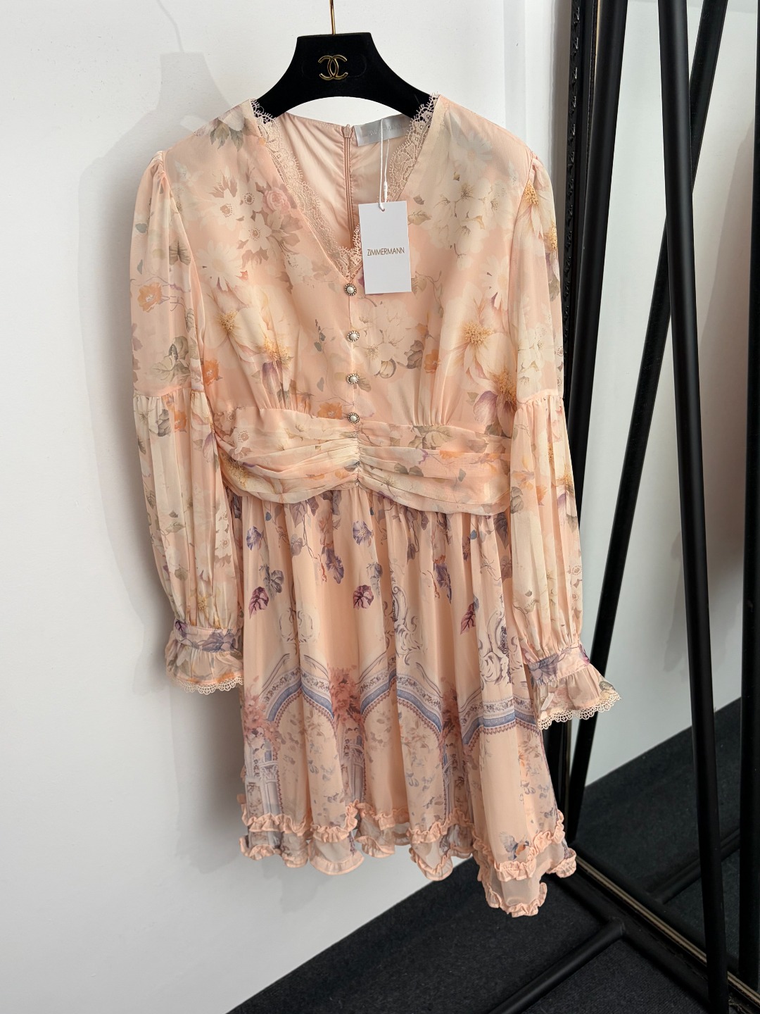 NO:923628,Model No. 20265364 Zimmermann's latest style ruffled floral print lace V-neck trumpet long-sleeved dress, light pink, S-XL, [XL size shoulder width 38, bust 90, waist 80, sleeve length 63, length 92; weight 0.355kg], Zimmermann-clothing, skirts,19860909款号20265364 Zimmermann*新款 荷叶边气质花卉印花 蕾丝V领喇叭长袖连衣裙,浅粉色,S-XL,【XL码肩宽38,胸围90,腰围80,袖长63,长92；重量0.355kg】,兹默曼-服装,skirts,,Women's clothing
