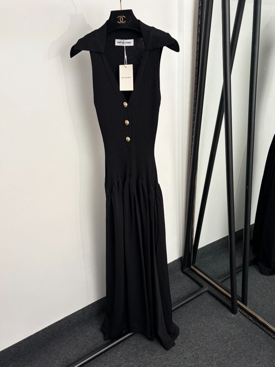 NO:922764,Model No. 20265404 Self Portrai*SP new style sleeveless lapel deep V-neck half-front waist knitted dress long skirt, black, red, brown, S-XL, [M size bust 58, length 139; weight 0.830kg], women's clothing, skirts,19860909款号20265404 Self Portrai*SP新款 无袖翻领深V领半开襟收腰针织连衣裙 长裙,黑色,红色,咖啡色,S-XL,【M码胸围58,长139；重量0.830kg】,女装,skirts,,Women's clothing