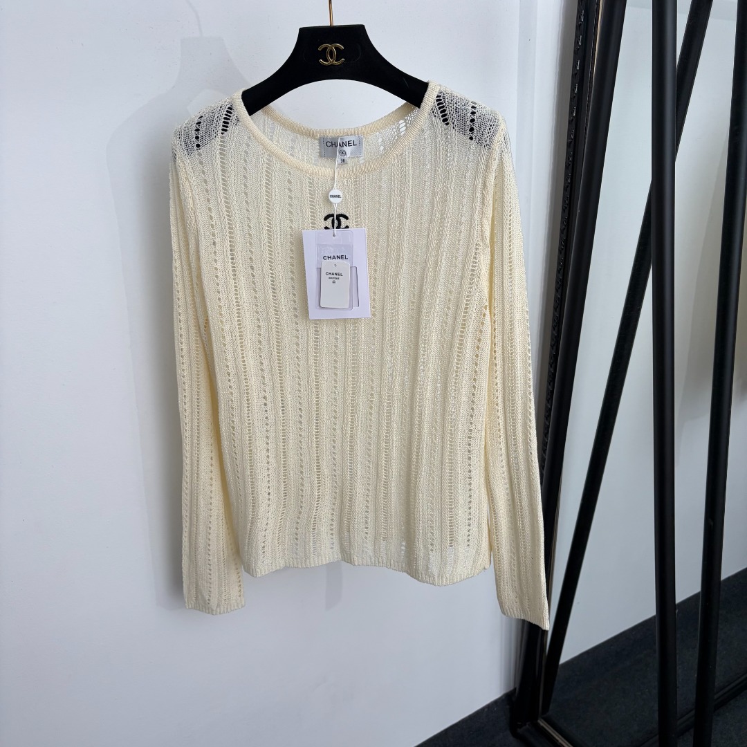 NO:933505,Model number 20265424 Chane* new Xiaoxiang logo embroidered long-sleeved sweater T-shirt, off-white, black, 36 38 40, [size 38 shoulder width 39, bust 98, sleeve length 63, length 59; weight 0.255], Chanel - clothing, chanel, chanel, tees, t-shirt,19860909款号20265424 Chane*新款 小香logo刺绣长袖针织衫T恤,米白色,黑色,36 38 40,【38码肩宽39,胸围98,袖长63,长59；重量0.255】,香奈儿-服装,chanel,chanel,tees，t-shirt,,Women's clothing