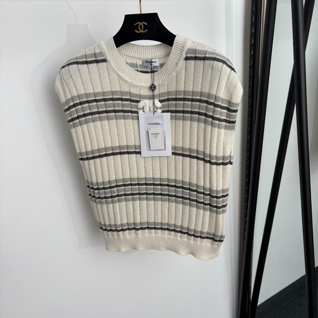 NO:933473,Model No. 20265438 Chane* new style Xiaoxiang logo bright silk blended striped knitted vest, white, brown, navy blue, 36 38 40, [38 size bust 90, length 54; weight 0.160kg], Chanel-clothing, chanel, chanel,19860909款号20265438 Chane*新款 小香logo亮丝混纺条纹针织背心,白色,咖啡色,藏蓝色,36 38 40,【38码胸围90,长54；重量0.160kg】,香奈儿-服装,chanel,chanel,,Women's clothing