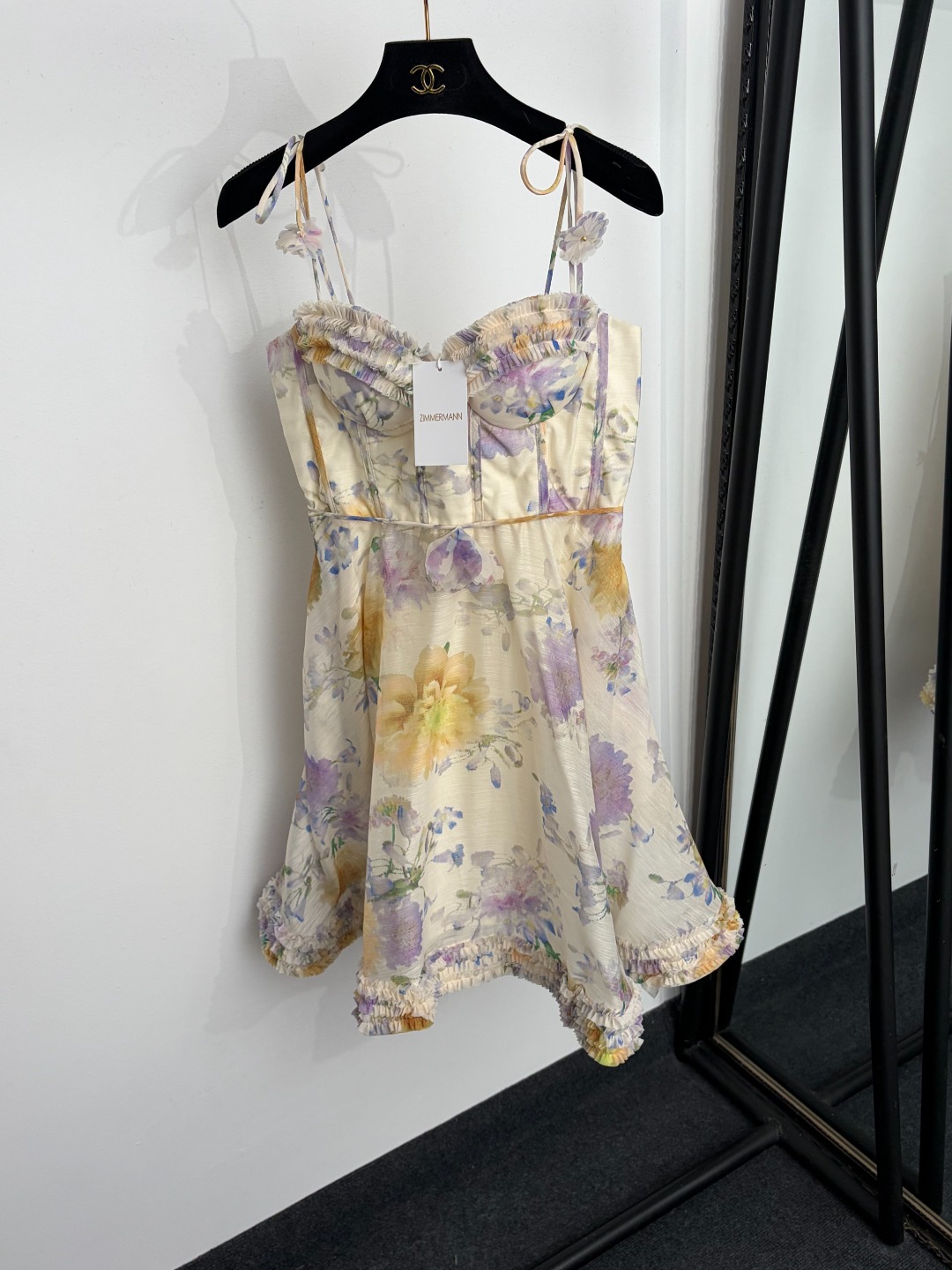 NO:923568,Model No. 20265455 Zimmermann's latest resort style floral print petal suspender dress short skirt, off-white, S-XL, [M size bust 82 elastic, waist 72 elastic, length 77; weight 0.350kg], Zimmermann-clothing, skirts,19860909款号20265455 Zimmermann*新款 度假风花卉印花 花瓣吊带连衣裙 短裙,米白色,S-XL,【M码胸围82弹力,腰围72弹力,长77；重量0.350kg】,兹默曼-服装,skirts,,Women's clothing