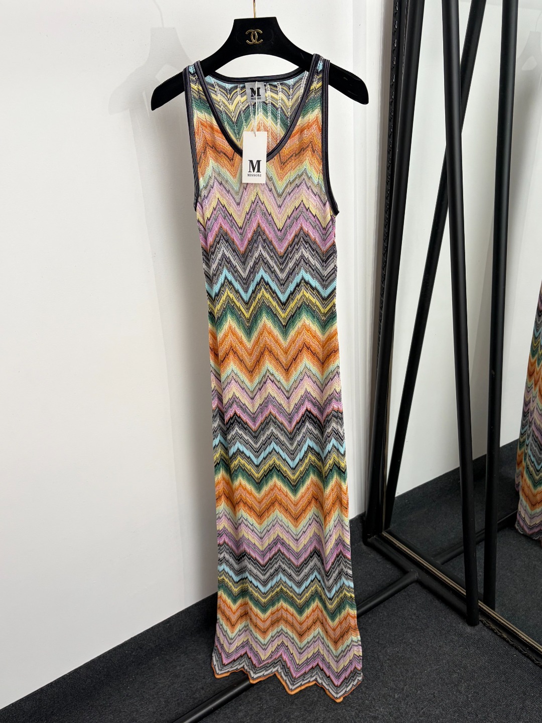 NO:933383,Model number 20265532 Misson's latest gradient wavy striped knitted sleeveless vest dress long skirt, color, S-XL, [M size bust 66, length 142; weight 0.280kg], women's clothing, skirts,19860909款号20265532 Misson*新款 渐变色波浪条纹针织无袖背心连衣裙 长裙,彩色,S-XL,【M码胸围66,长142；重量0.280kg】,女装,skirts,,Women's clothing