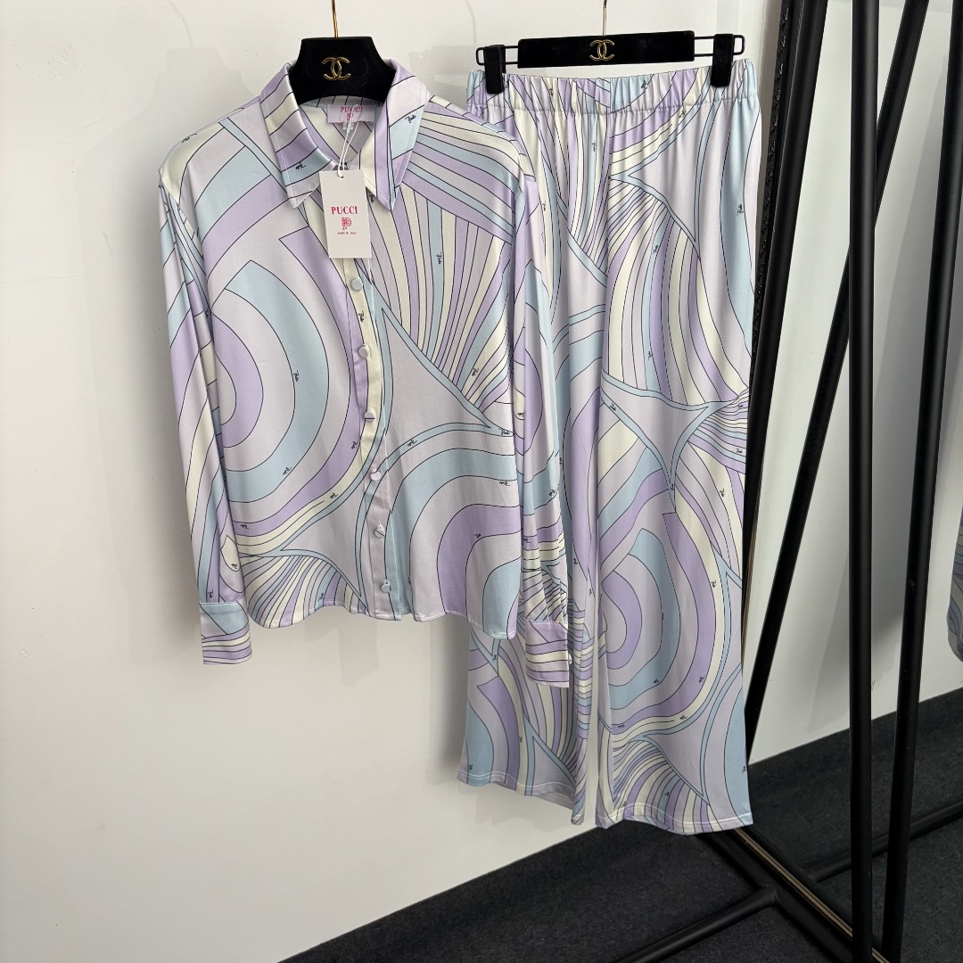 NO:933287,Model number 20265561 Pucc* new suit, irregular color block printed long-sleeved shirt + high-waisted straight trousers, light blue, S-XXXL, [M size shoulder width 39, bust 90, sleeve length 61, length 45; waist 68 elastic, length 113; weight 0.320kg], women's clothing,19860909款号20265561 Pucc*新款套装,不规则拼色印花长袖衬衣+高腰直筒长裤,浅蓝色,S-XXXL,【M码肩宽39,胸围90,袖长61,长45；腰围68弹力,长113；重量0.320kg】,女装,,Women's clothing