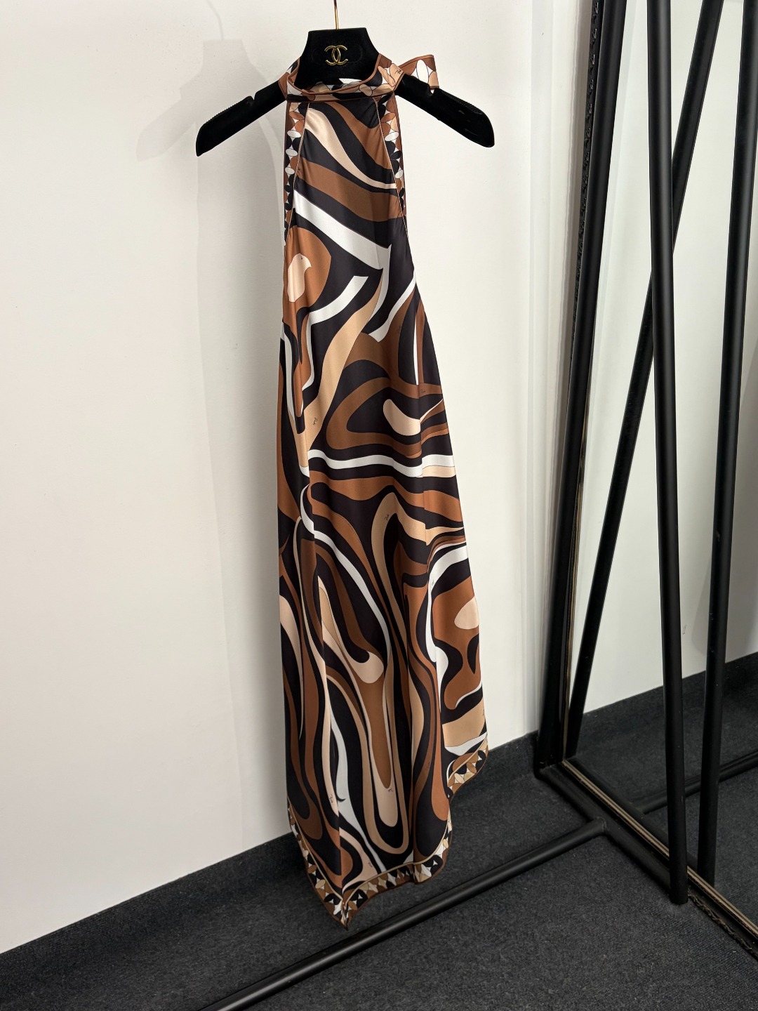 NO:933255,Model No. 20265580 Pucc* new style corrugated color block printed irregular halterneck backless sleeveless vest dress, coffee color, S-XXXL, [M size waist 84, length 85-139; weight 0.135kg], women's clothing, skirts,19860909款号20265580 Pucc*新款 波纹拼色印花不规则挂脖露背无袖背心连衣裙,咖色,S-XXXL,【M码腰围84,长85-139；重量0.135kg】,女装,skirts,,Women's clothing