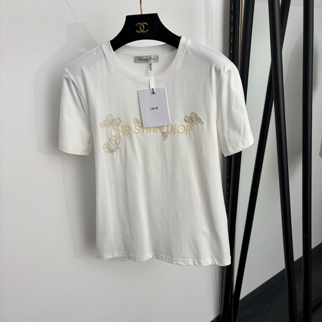 NO:933508,Model No. 20265609 Dio* new heavy beaded letter butterfly embroidery short-sleeved T-shirt, white, black, SML, [M size shoulder width 40, chest 92, sleeve length 19, length 61; weight 0.145kg], Dior-clothing, dior, dior, T-shirt, tees, t-shirt,19860909款号20265609 Dio*新款 重工钉珠字母蝴蝶刺绣短袖T恤,白色,黑色,SML,【M码肩宽40,胸围92,袖长19,长61；重量0.145kg】,迪奥-服装,dior,dior,T-shirt,tees，t-shirt,,Women's clothing
