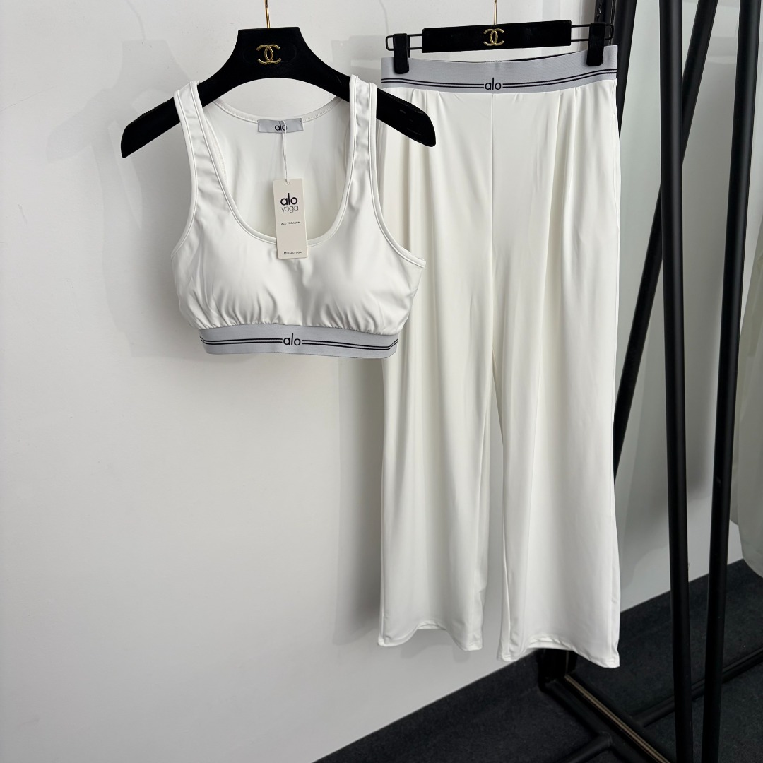 NO:933211,Model No. 20265611 Alo* new yoga sports suit, sports vest with chest pad + casual trousers with waist waist, white, blue, pink, black, S-XL, [M size bust 80, length 34; waist 66 elastic, length 104; weight 0.430kg], women's clothing,19860909款号20265611 Alo*新款瑜伽运动套装,带胸垫运动背心+织带收腰休闲长裤,白色,蓝色,粉色,黑色,S-XL,【M码胸围80,长34；腰围66弹力,长104；重量0.430kg】,女装,,Women's clothing