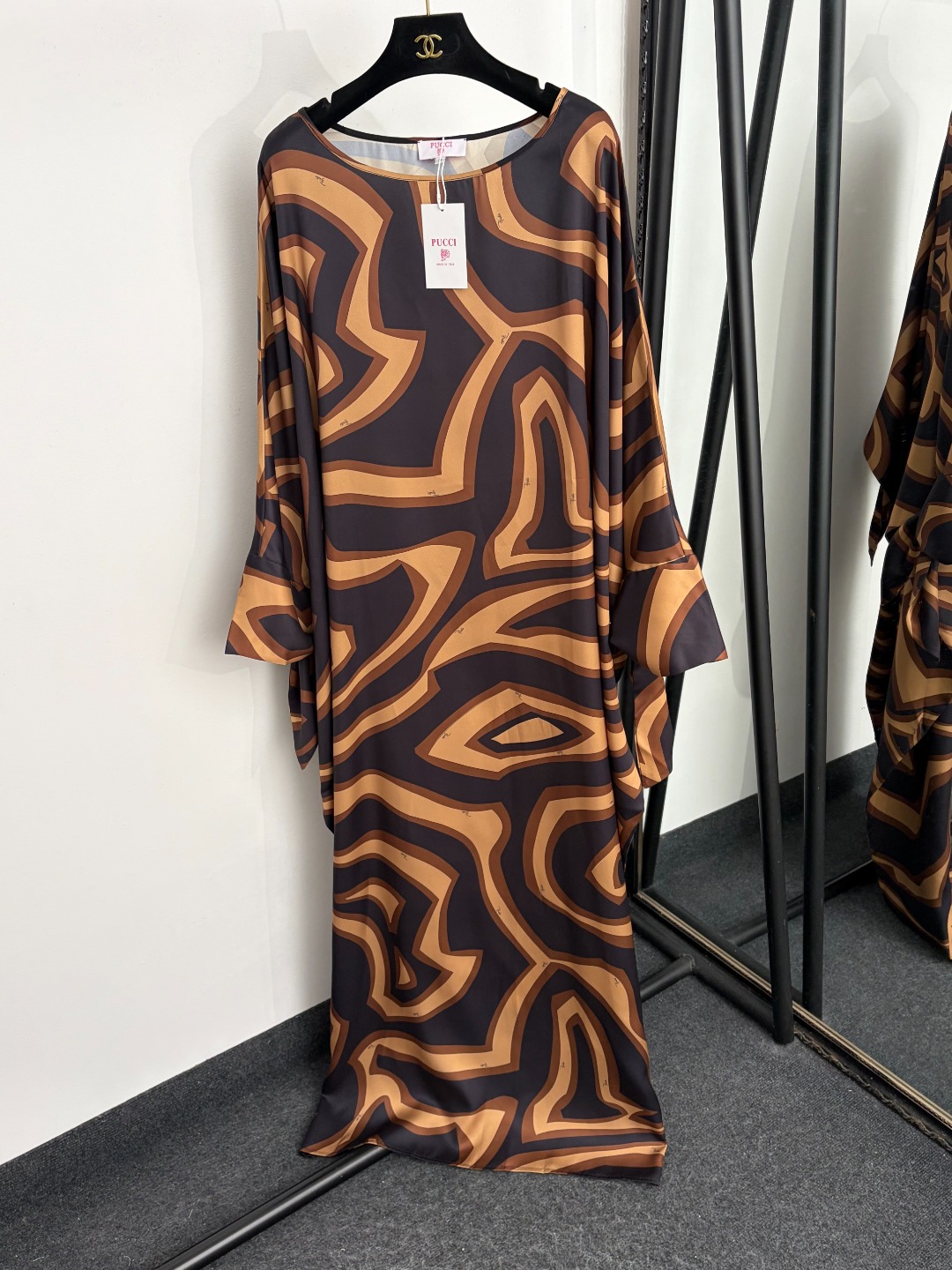 NO:933193,Model No. 20265621 Pucc* new style irregular color block printed bat sleeves loose dress, coffee color, S-XXXL, [M size length 150; weight 0.340kg], women's clothing, skirts,19860909款号20265621 Pucc*新款 不规则拼色印花蝙蝠袖宽松连衣裙,咖色,S-XXXL,【M码长150；重量0.340kg】,女装,skirts,,Women's clothing