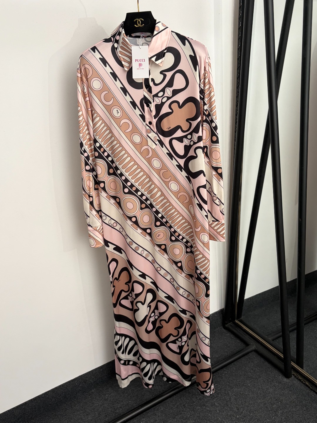 NO:933182,Model number 20265624 Pucc* new abstract geometric pattern color block printed long-sleeved shirt dress long skirt, pink, green, S-XXXL, [M size shoulder width 42, bust 100, sleeve length 59, length 135; weight 0.330kg], women's clothing, skirts, shirts,19860909款号20265624 Pucc*新款 抽象几何图案拼色印花长袖衬衫连衣裙 长裙,粉色,绿色,S-XXXL,【M码肩宽42,胸围100,袖长59,长135；重量0.330kg】,女装,skirts,shirts,,Women's clothing