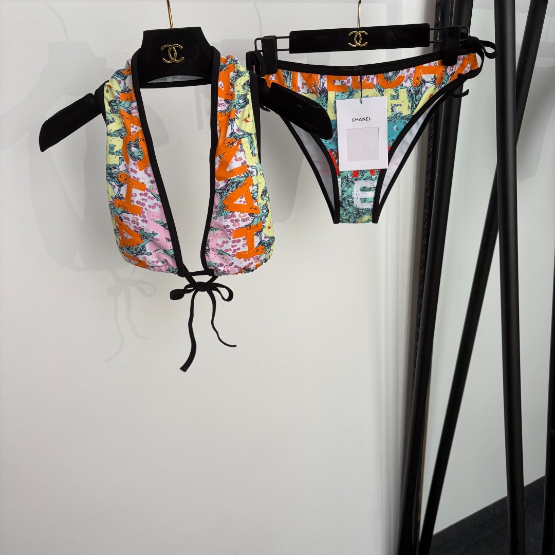 NO:933420,Model No. 20265628 Chane* new bikini split swimsuit set, letter printed halter neck bra + briefs, pink, green, S-XL, [M size weight 0.130kg], Chanel-clothing, chanel, chanel, swimsuits, bikinis,19860909款号20265628 Chane*新款比基尼分体泳衣套装,字母印花挂脖系带内衣+三角内裤,粉色,绿色,S-XL,【M码重量0.130kg】,香奈儿-服装,chanel,chanel,swimsuits,bikinis,,Women's clothing