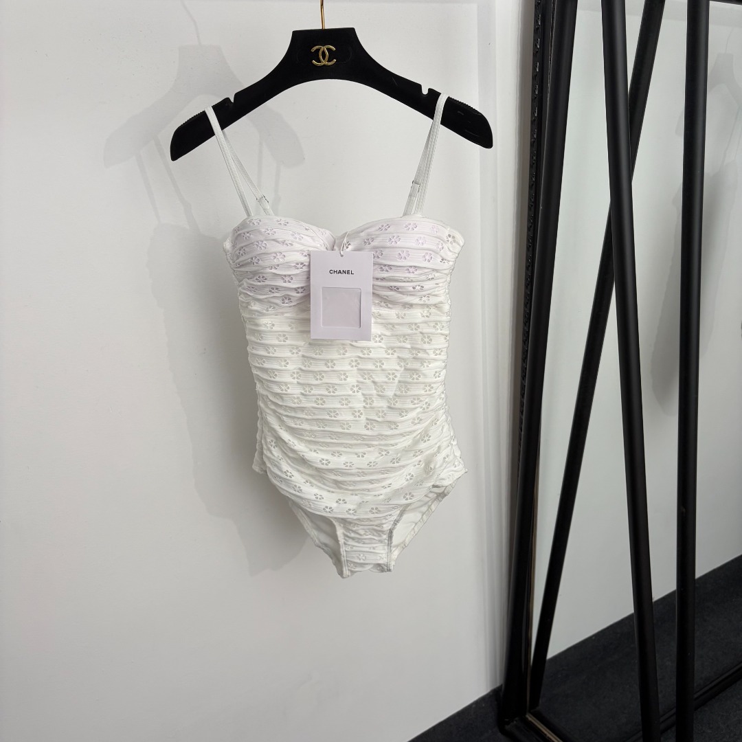 NO:933427,Model number 20265629 Chane* new style hollow flower strapless one-piece swimsuit, white, S-XL, [L size weight 0.205kg], Chanel-clothing, chanel, chanel, swimsuits,19860909款号20265629 Chane*新款 镂空小花抹胸吊带连体泳衣,白色,S-XL,【L码重量0.205kg】,香奈儿-服装,chanel,chanel,swimsuits,,Women's clothing