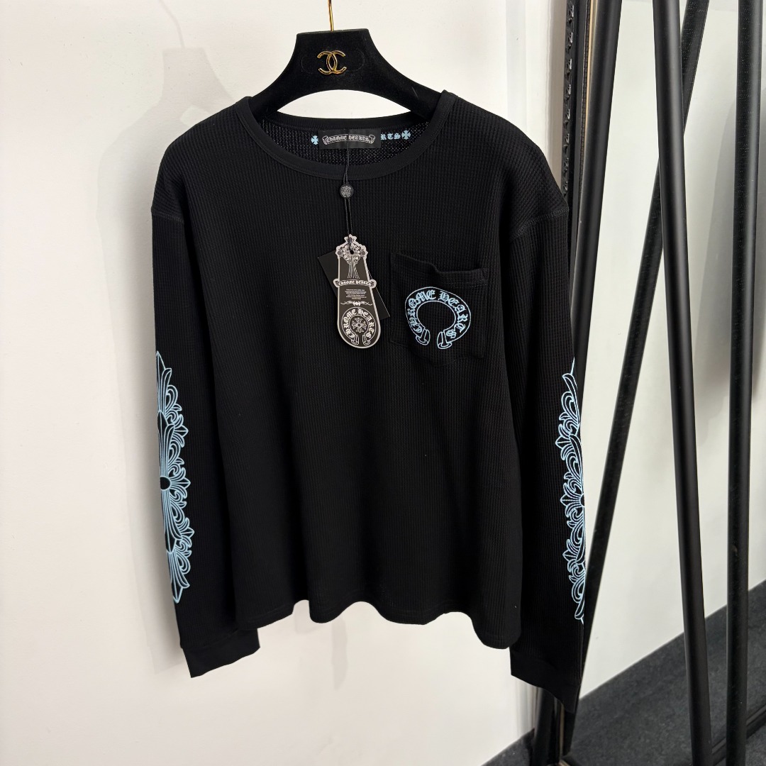 NO:943925,Model No. 20266121 Chrome Hearts* new style Horseshoe Sanskrit printed cotton long-sleeved T-shirt, black, SML, [M size shoulder width 45, bust 104, sleeve length 61, length 64; weight 0.265kg], Chrome Hearts-clothing, chrome hearts, tees, t-shirt,19860909款号20266121 克罗心*新款 马蹄梵文印花纯棉长袖T恤,黑色,SML,【M码肩宽45,胸围104,袖长61,长64；重量0.265kg】,克罗心-服装,chrome hearts,tees，t-shirt,,Women's clothing