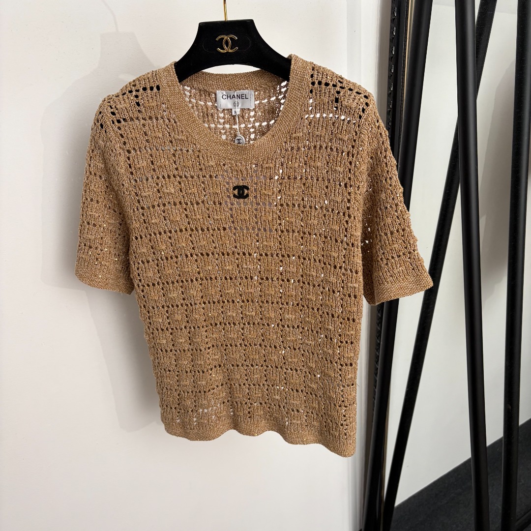 NO:943865,Model No. 20266150 Chane* new style Xiaoxiang logo embroidered hollow short-sleeved sweater top, apricot, coffee, 36 38 40, [size 36 shoulder width 36, bust 86, sleeve length 26, length 56; weight 0.305kg], Chanel-clothing, chanel, chanel, T-shirt,19860909款号20266150 Chane*新款 小香logo刺绣镂空短袖针织衫上衣,杏色,咖色,36 38 40,【36码肩宽36,胸围86,袖长26,长56；重量0.305kg】,香奈儿-服装,chanel,chanel,T-shirt,,Women's clothing