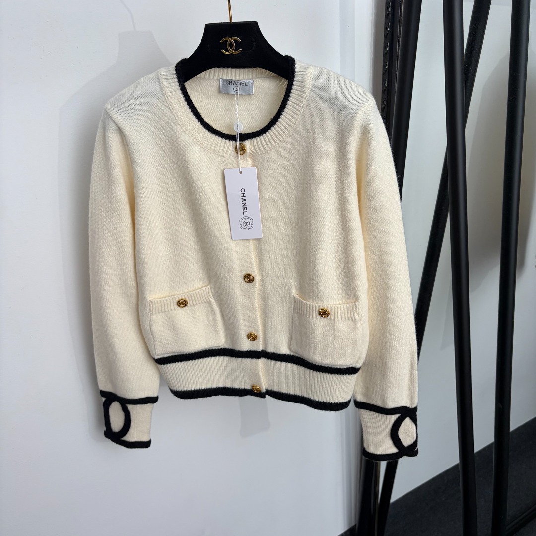 chanel contrast trim round neck cardigan
