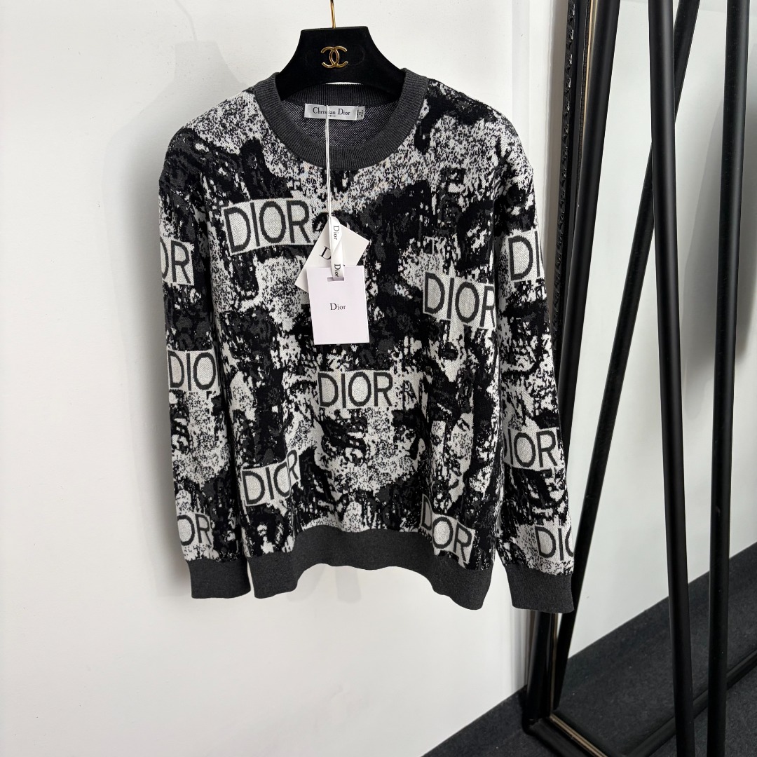 Monochrome Patterned Sweater