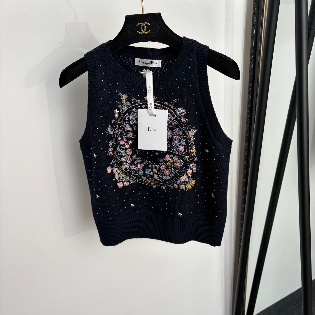 Graphic Sleeveless Top