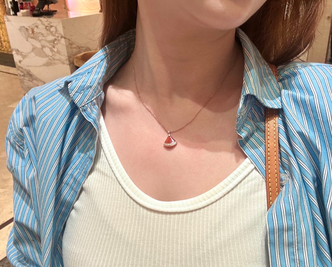 NO:635187,bv classic fan necklace is so beautiful,,bottega veneta,necklace,cardia high-end jewelry19860909bv经典扇子项链太好看啦,,bottega veneta,necklace,卡迪亚高端饰品,Jewelry