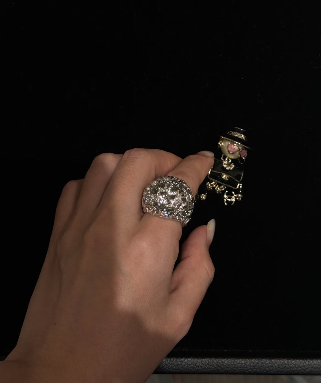 NO:635763,Gypsophila hollow ball ring. I found that the sisters who bought this ring are very fashionable, ring, Cardia high-end jewelry.19860909满天星镂空圆球戒指 发现买这个戒指的姐妹都好时髦,,ring,卡迪亚高端饰品,Jewelry