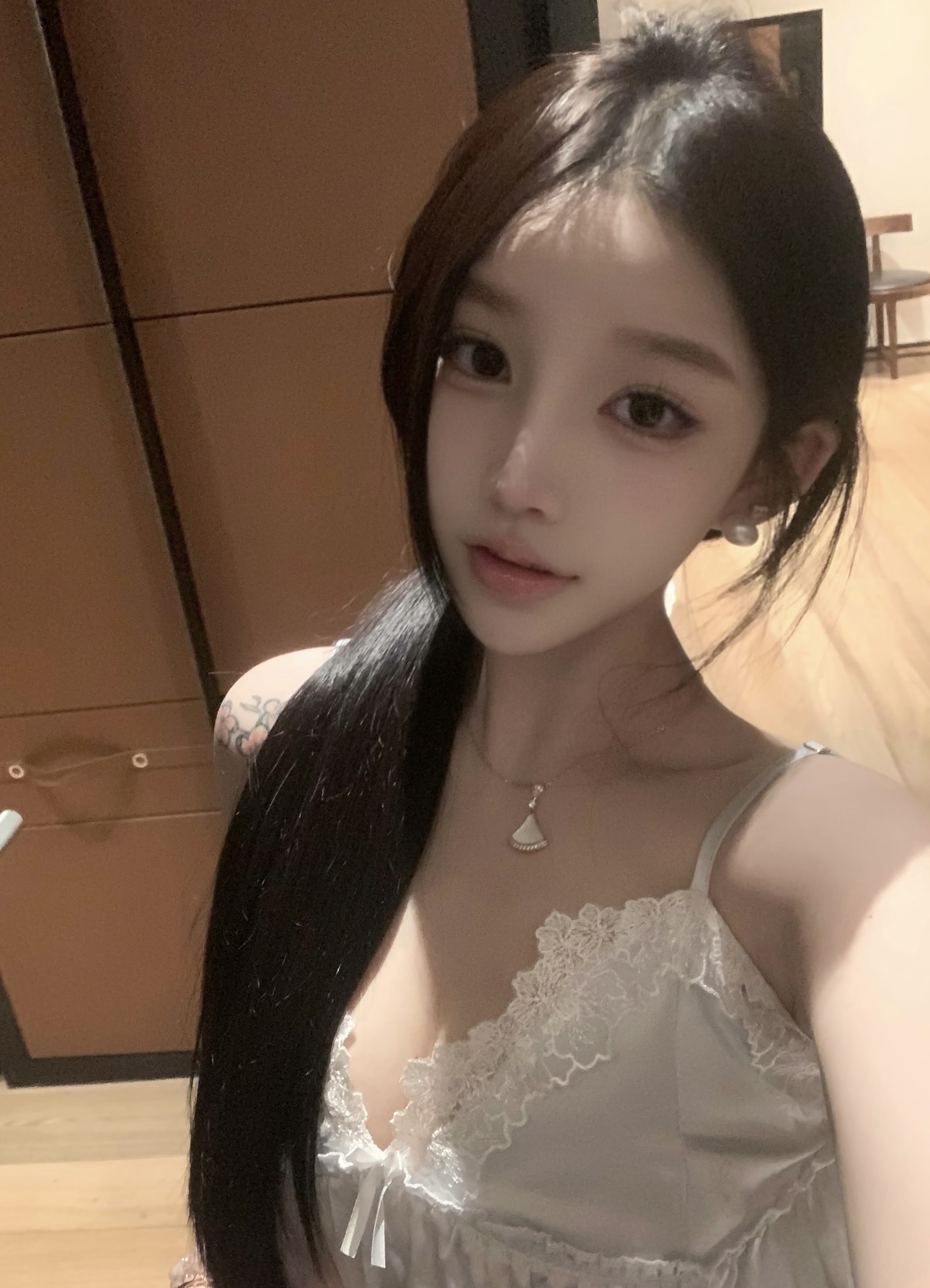 女人味十足的bv白扇子项链\n大号更有存在感白月光美人