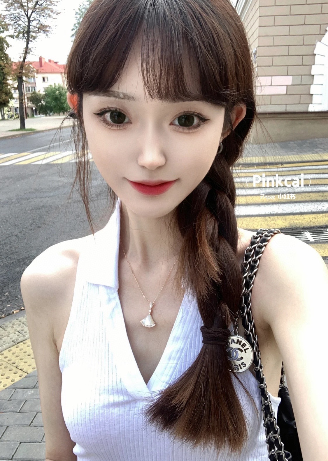 女人味十足的bv白扇子项链\n大号更有存在感白月光美人