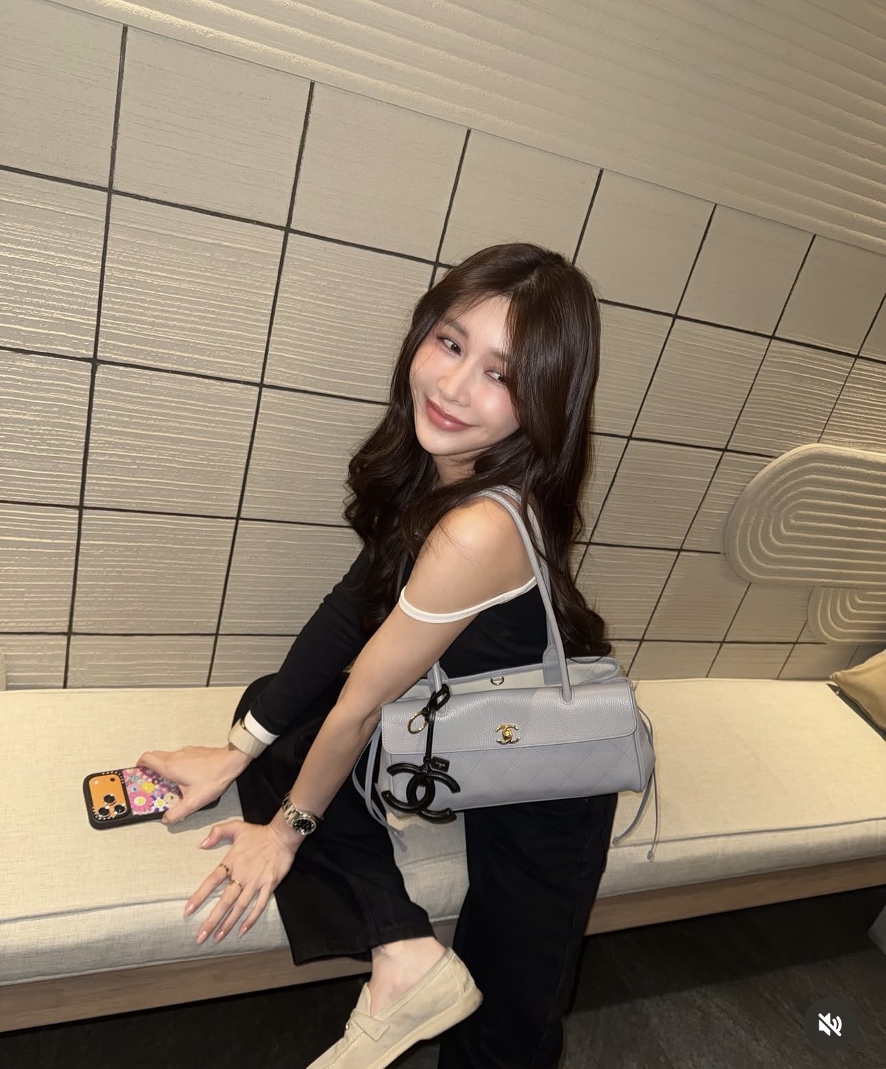 NO:919327,Black lambskin double C bag hanging is so cool and fashionable, sheepskin, Cartier high-end jewelry19860909黑色小羊皮双C包挂好酷好时髦,,sheepskin,卡迪亚高端饰品,Jewelry
