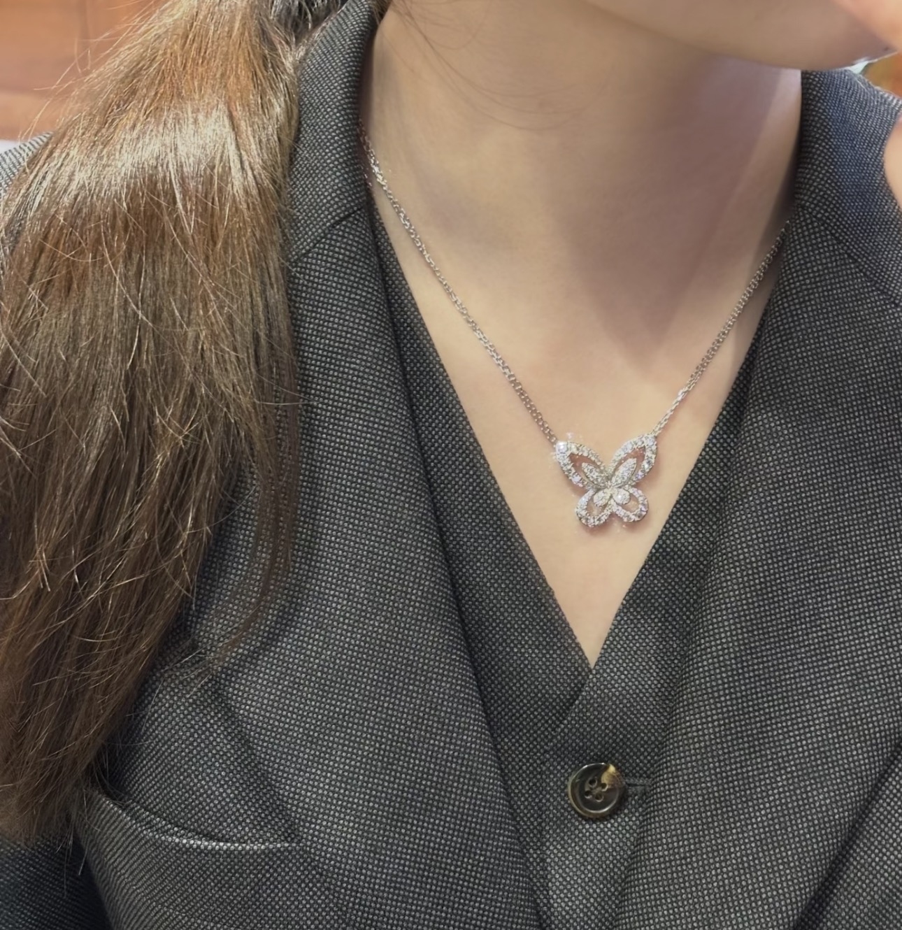 双链条大蝴蝶上身太亮眼了