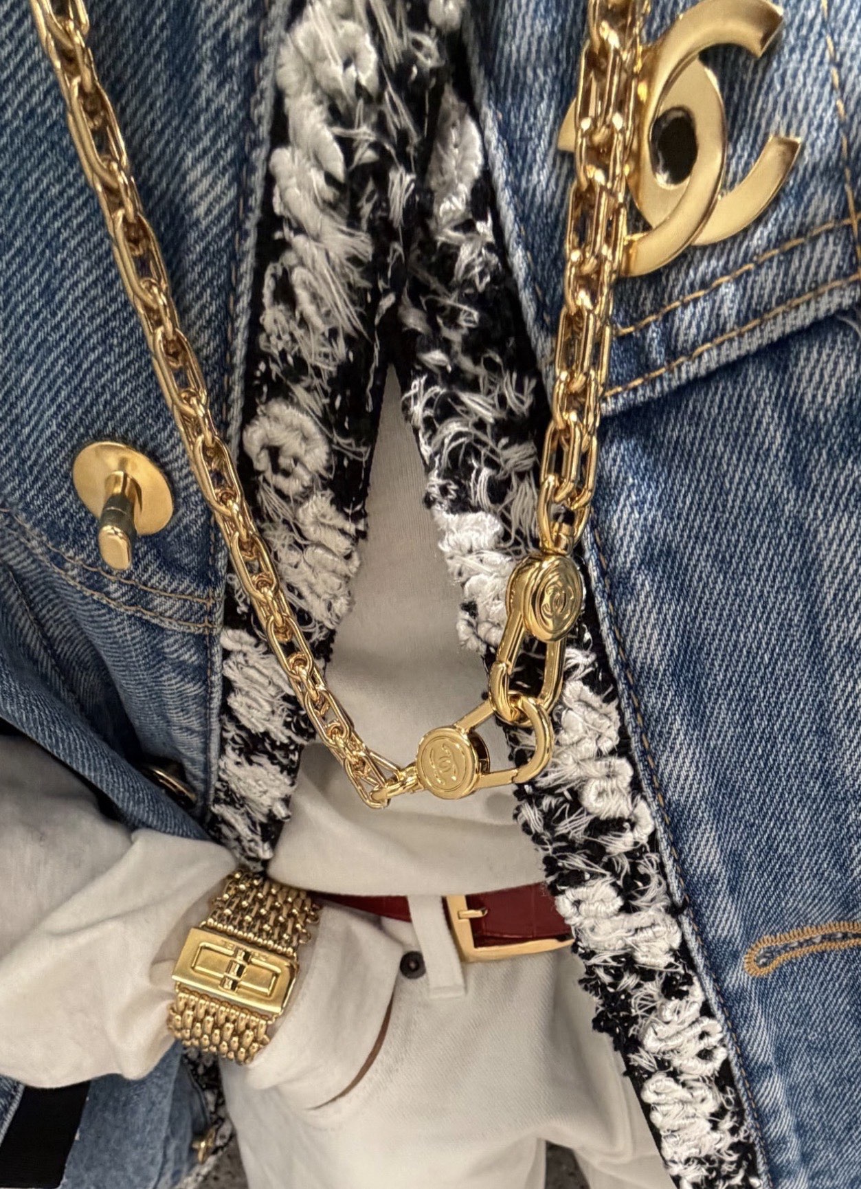 NO:881276,The aura-filled metal style makes a movie with every shot. 26s multi-layered chain bracelet. Unique beauty, bracelet, bracelet, Cartier high-end jewelry.19860909气场十足的金属风随手一拍都出片 26s多层链条手镯手链 独具特色的美,,bracelet,bracelet,卡迪亚高端饰品,Jewelry