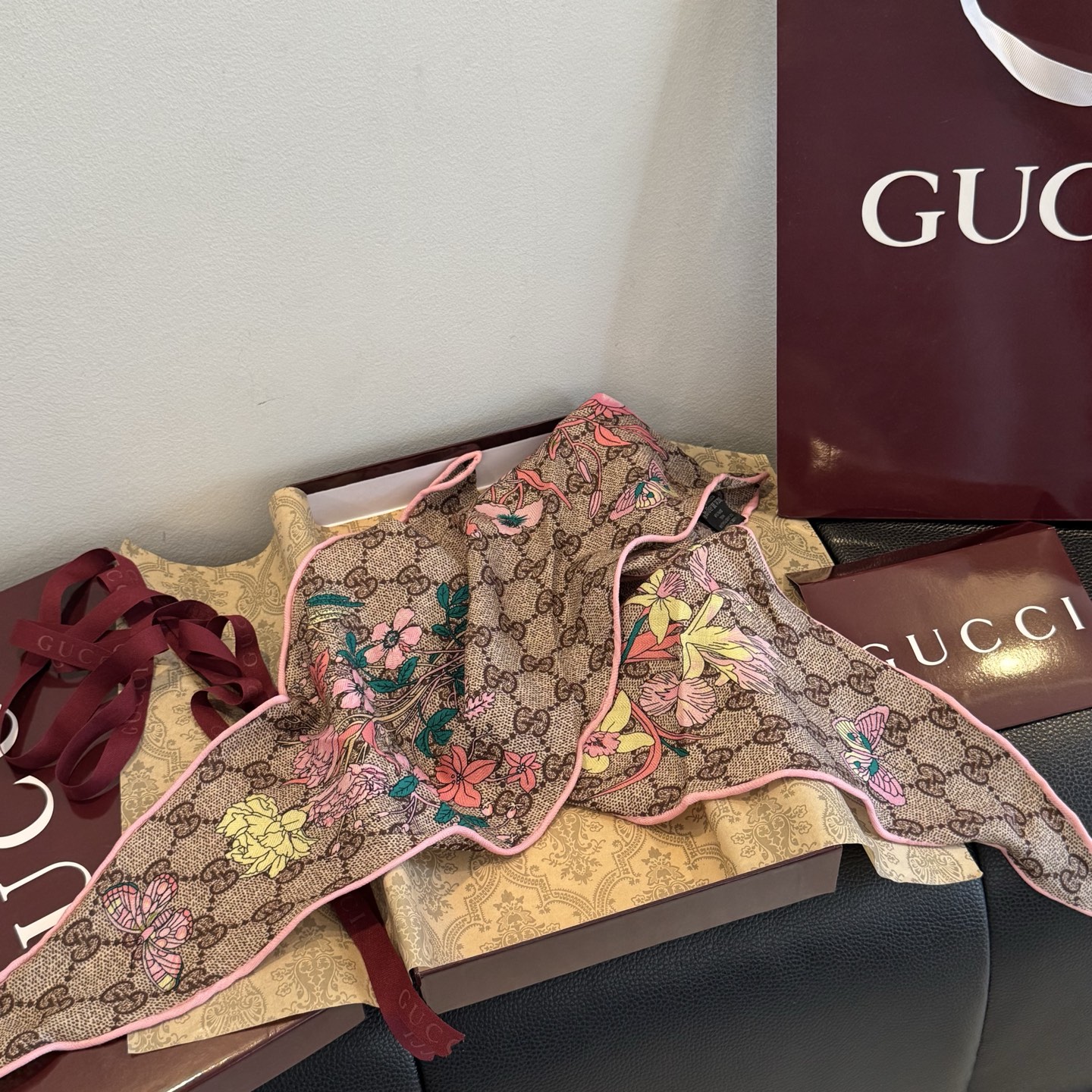 gucci丝毛棱形巾丝毛披肩 尺寸：40cm*135cm