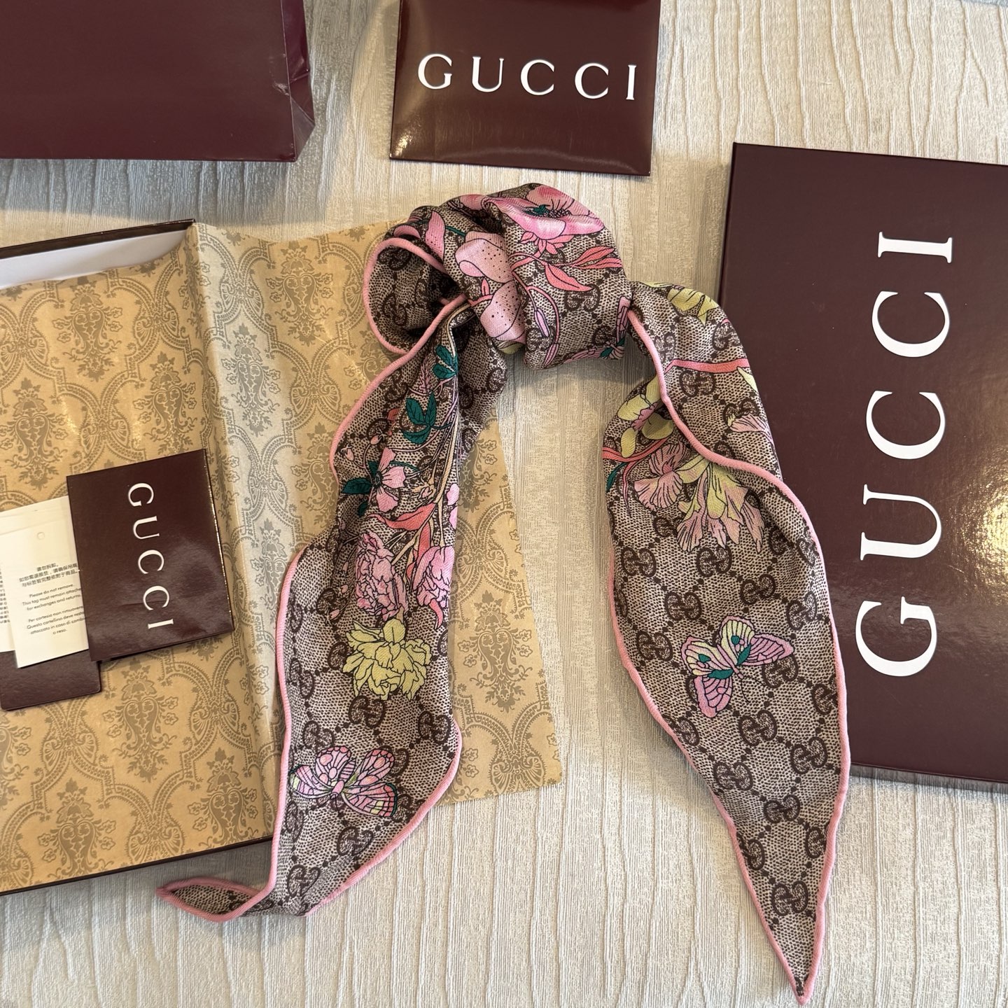 gucci丝毛棱形巾丝毛披肩 尺寸：40cm*135cm