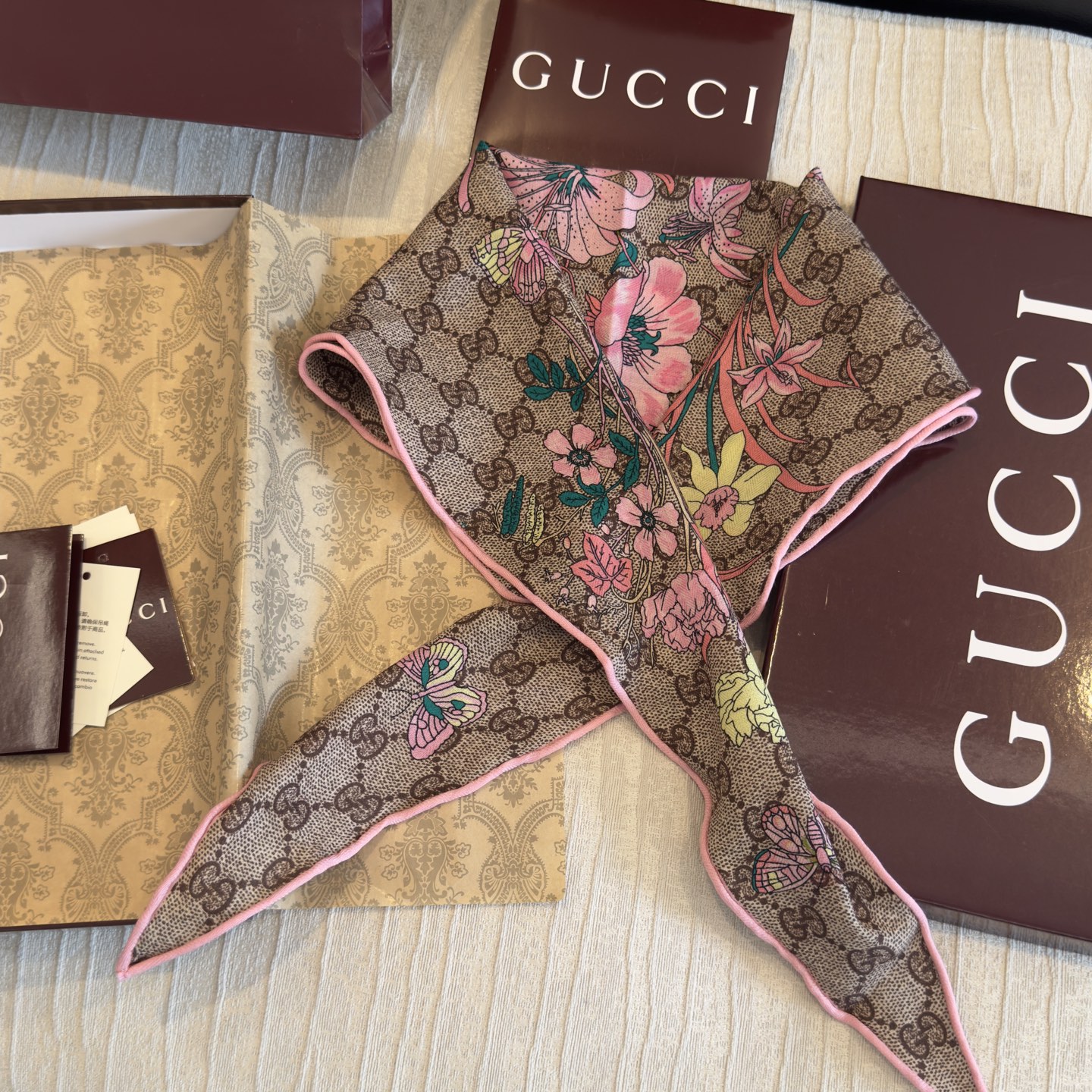 gucci丝毛棱形巾丝毛披肩 尺寸：40cm*135cm