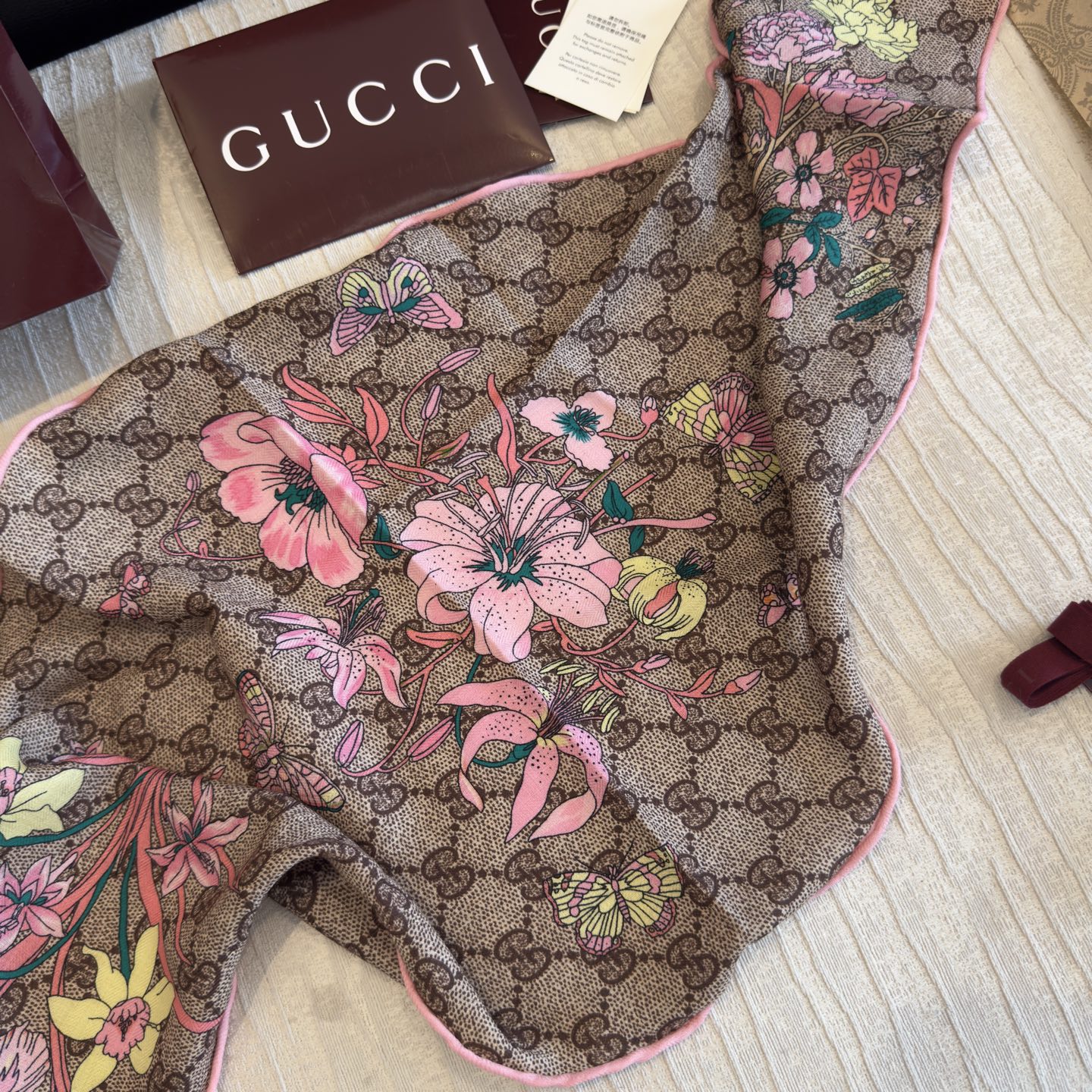gucci丝毛棱形巾丝毛披肩 尺寸：40cm*135cm