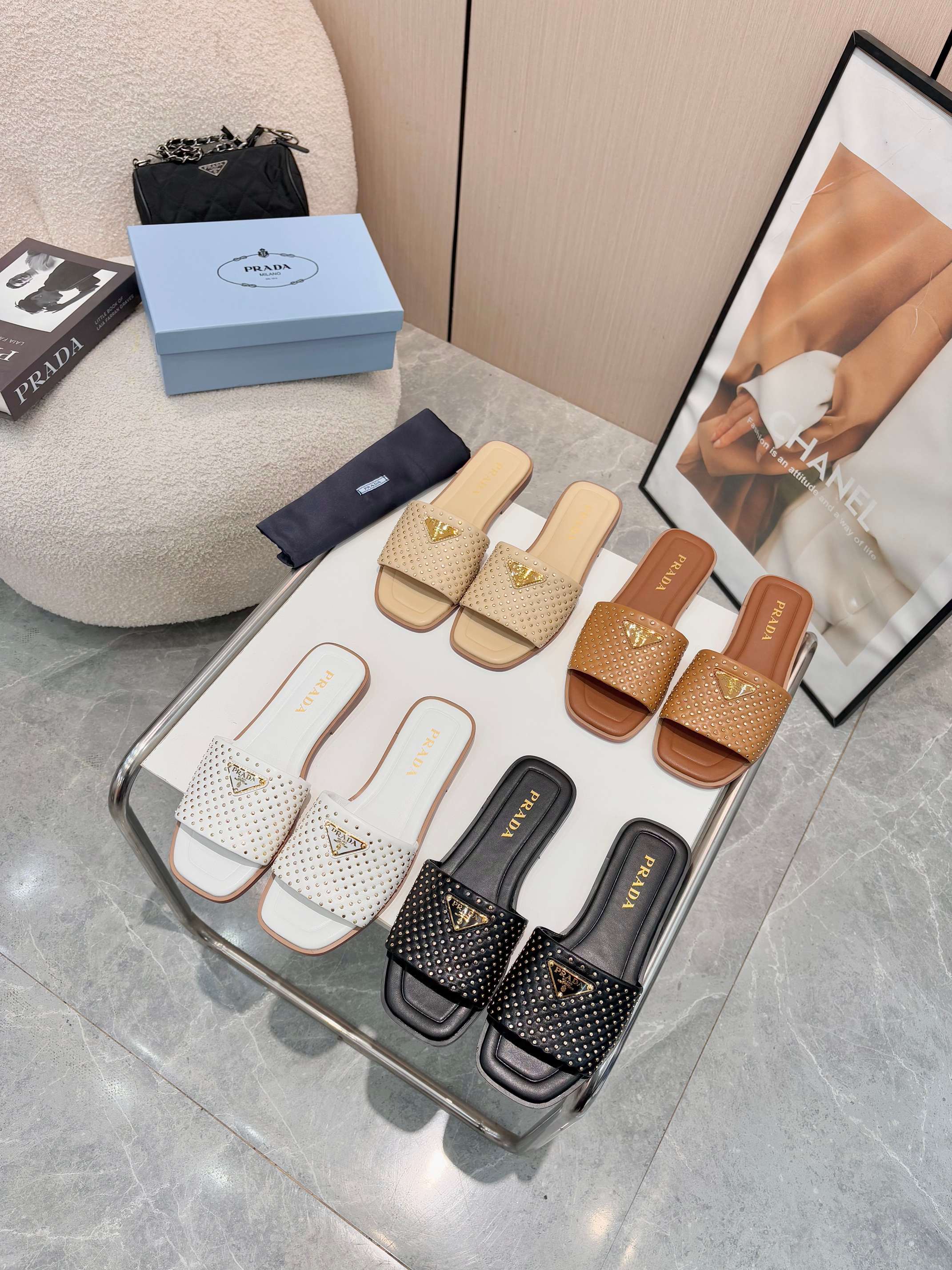 NO:233883,Pujia 2025 new model, size 35-43, (skin sole plus 40), slippers, prada, slippers19860909普家2025新款,码数35-43码,（皮底加40）,拖鞋,prada,slippers,Women's Shoes
