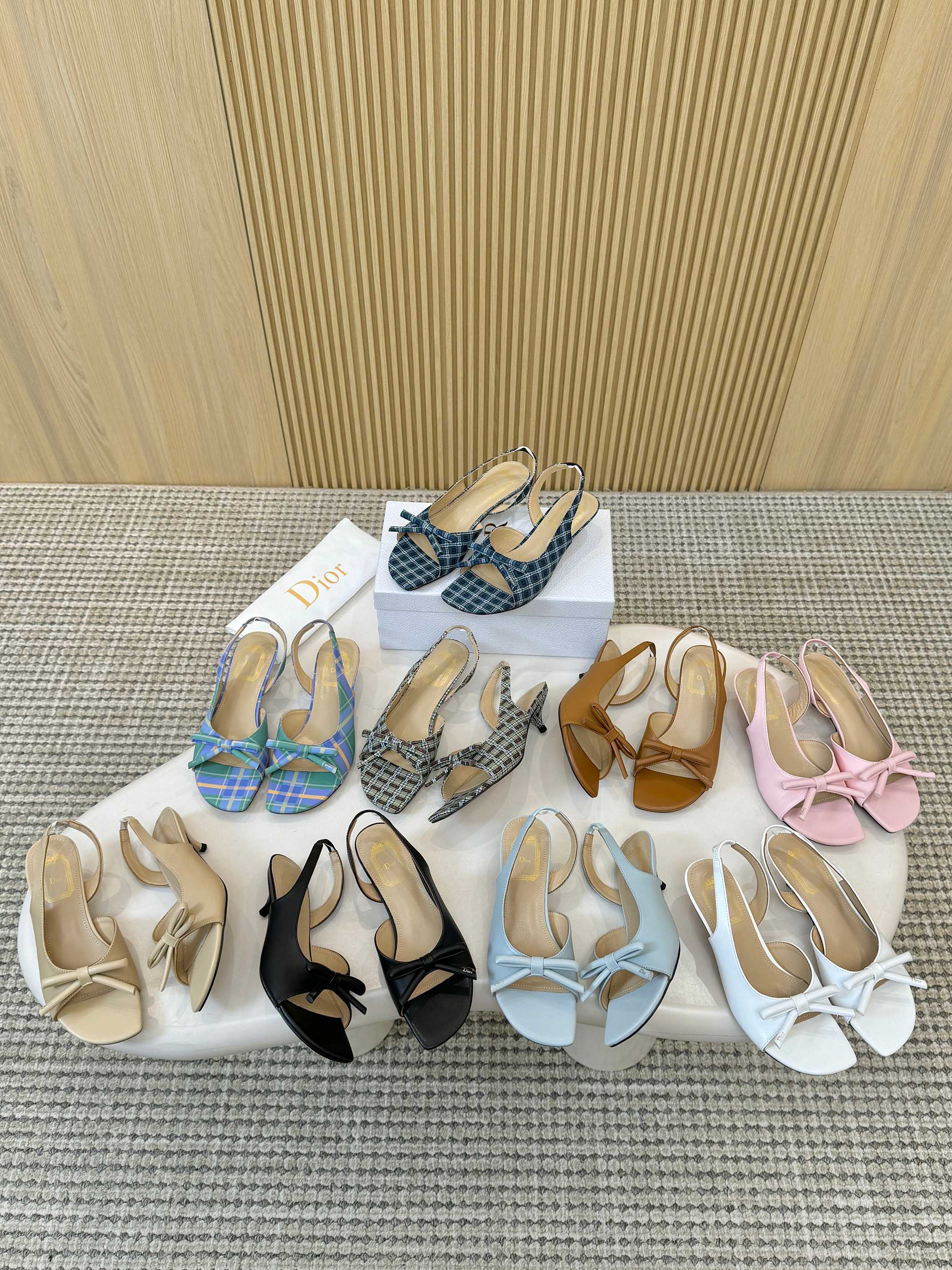 NO:870789,Dijia new model, code number: 35-43, leather sole plus 30 (custom-made size 35.43 is non-refundable), sandals, dior, sandals19860909迪家新款,码数:35-43,,皮底加30（35.43码定做不退换）,凉鞋,dior,sandals,Women's Shoes