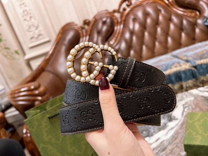 Gucci Women's Belt with Pearl Interlocking G Buckle, Black Leather, 3.8cm Width 1 Gucci Women's Belt with Pearl Interlocking G Buckle, Black Leather, 3.8cm Width