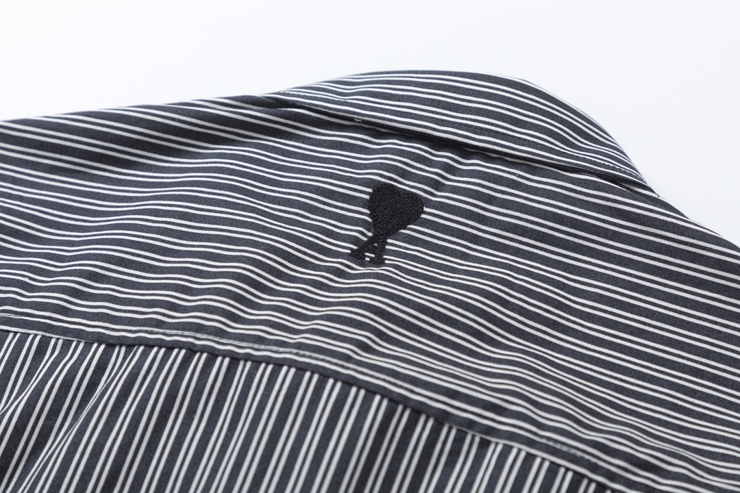Trendy Y.C 829 Striped Shirt: Custom fabric, loose fit, unisex design in black and blue stripes. Sizes S-XL. - 图片 7