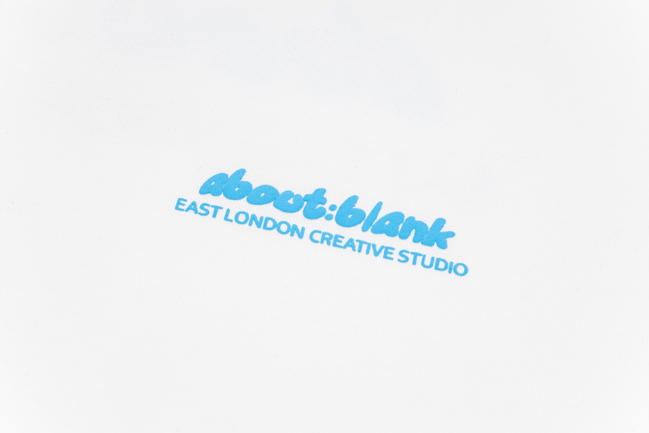 High-Quality Blank T-shirts with Iconic Street Style in Various Sizes and Colors - 图片 7