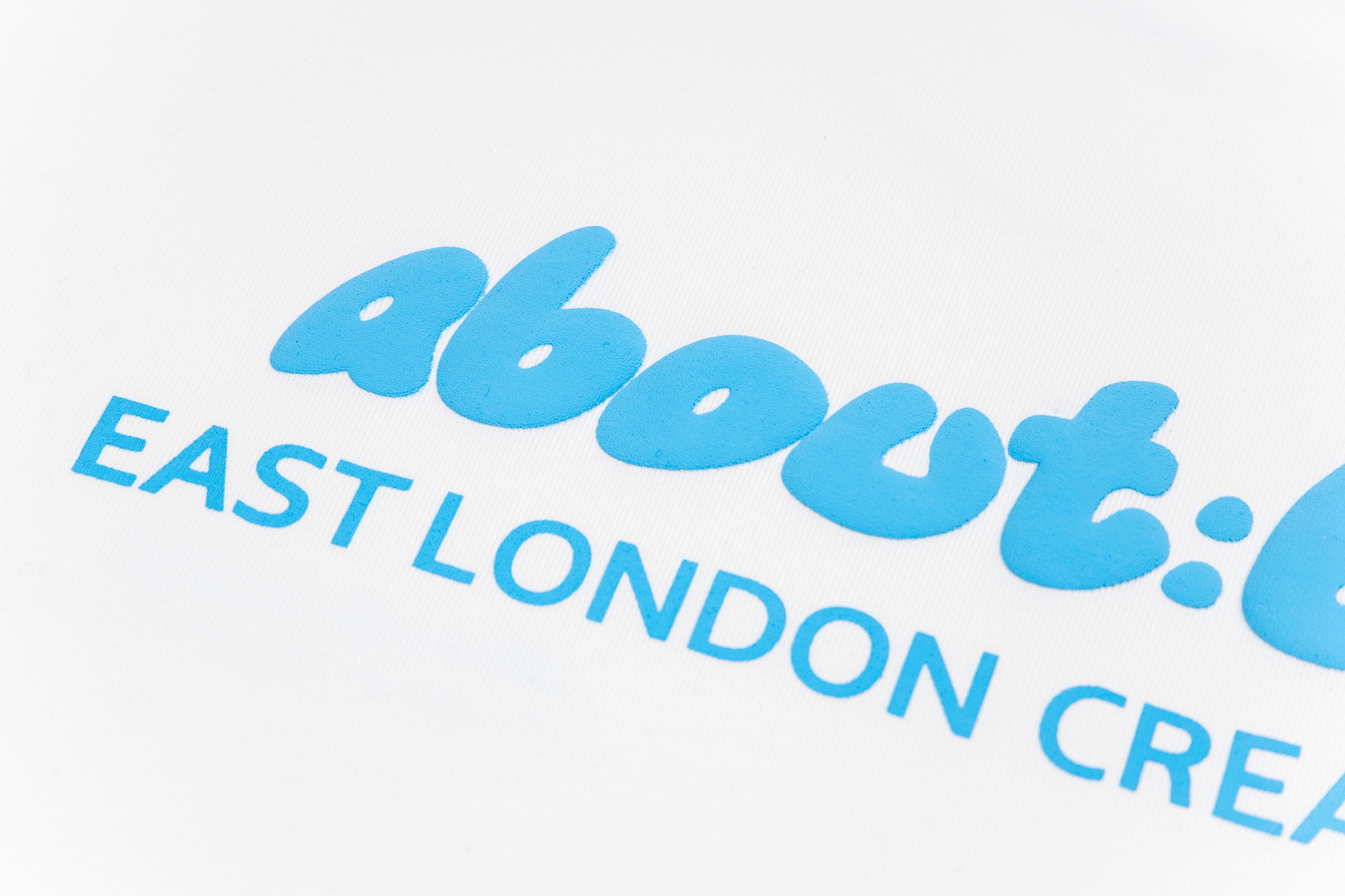 High-Quality Blank T-shirts with Iconic Street Style in Various Sizes and Colors - 图片 8