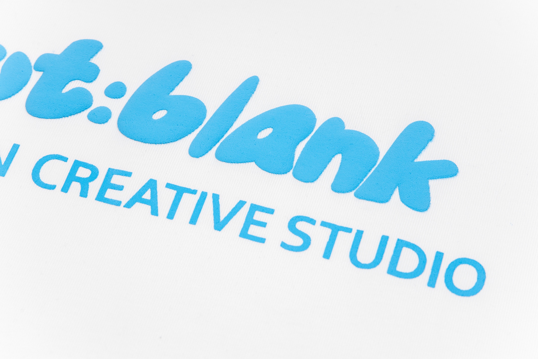 High-Quality Blank T-shirts with Iconic Street Style in Various Sizes and Colors - 图片 9